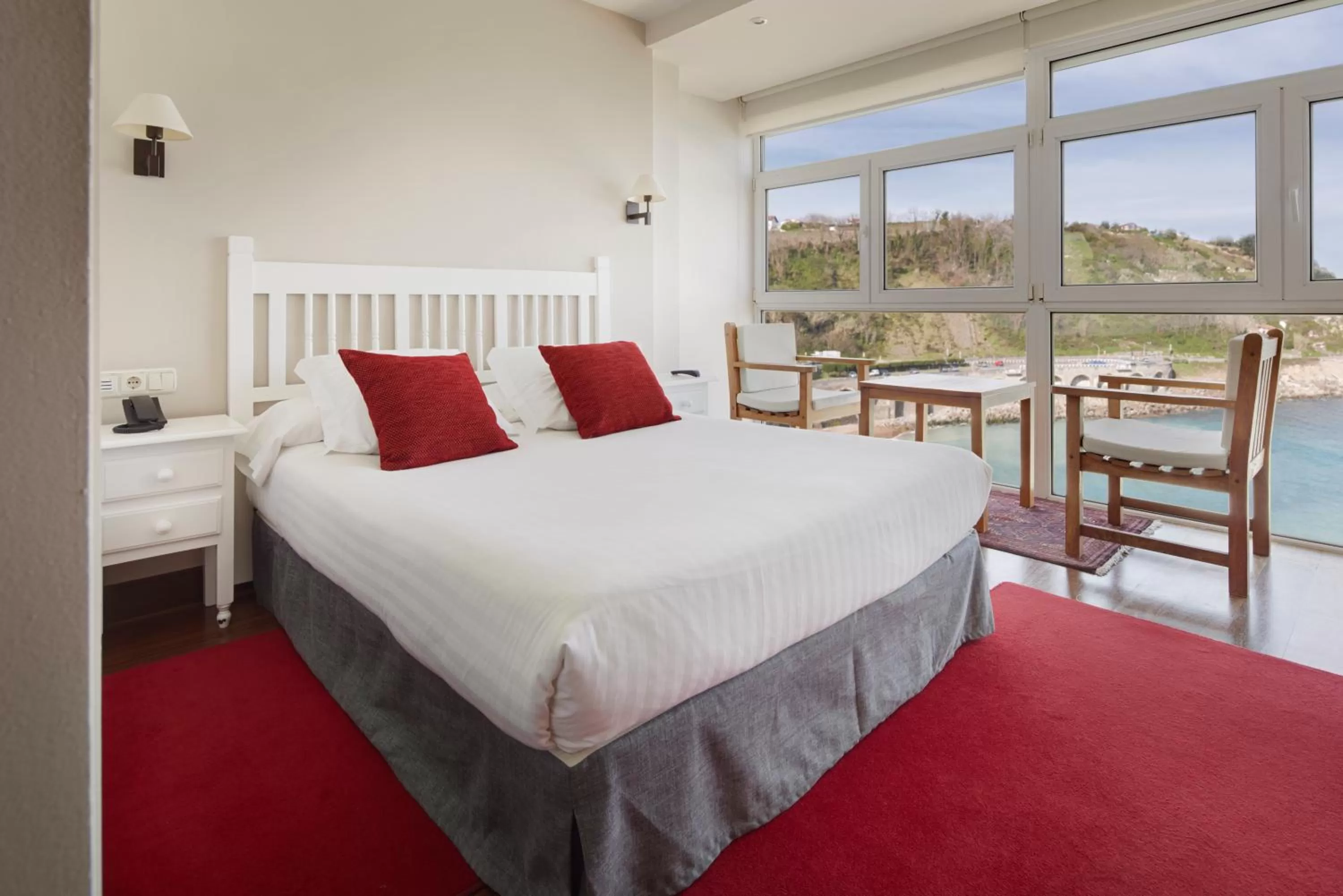 Bedroom, Bed in Saiaz Getaria Hotela