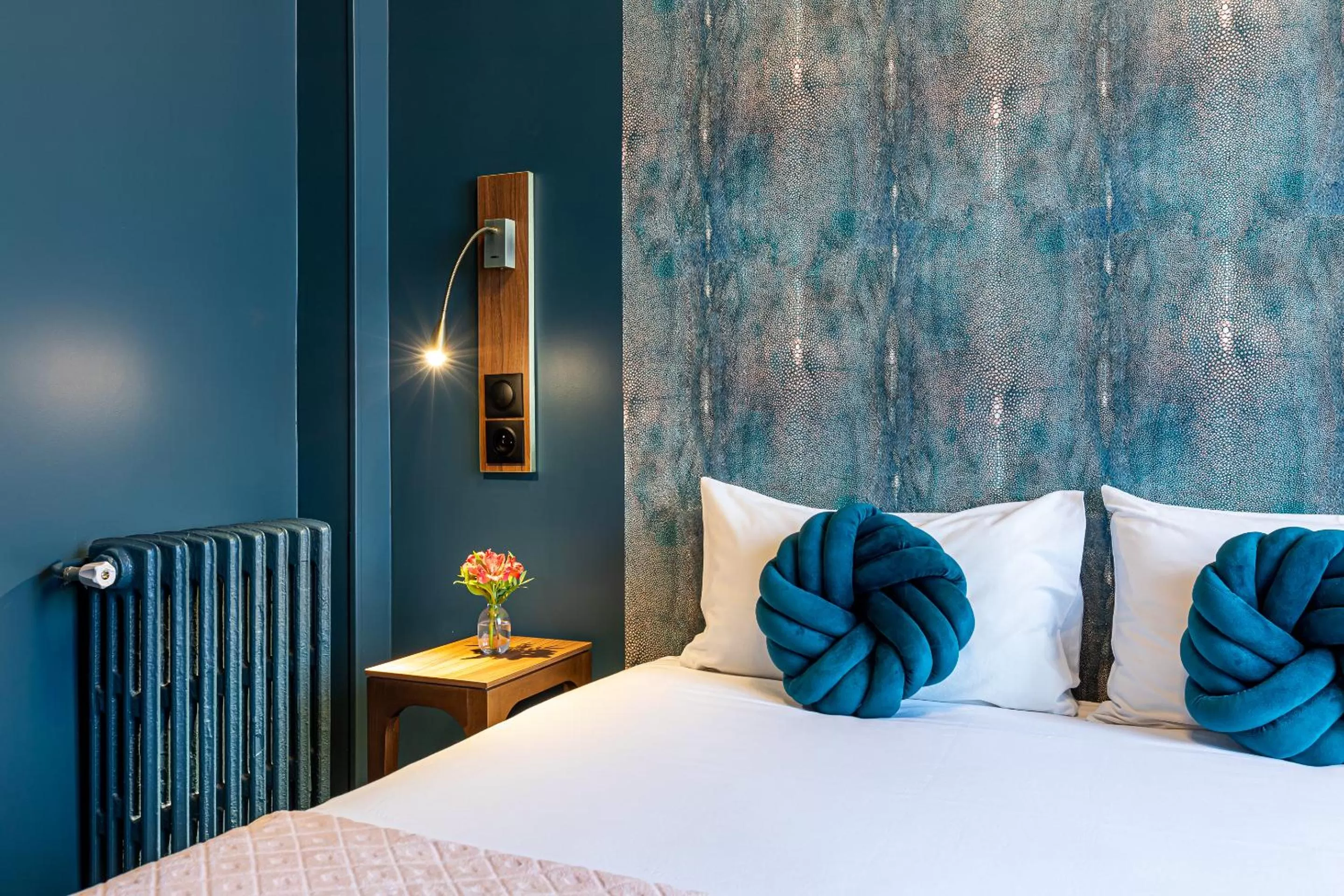Bed in Hotel Glasgow Monceau by Patrick Hayat