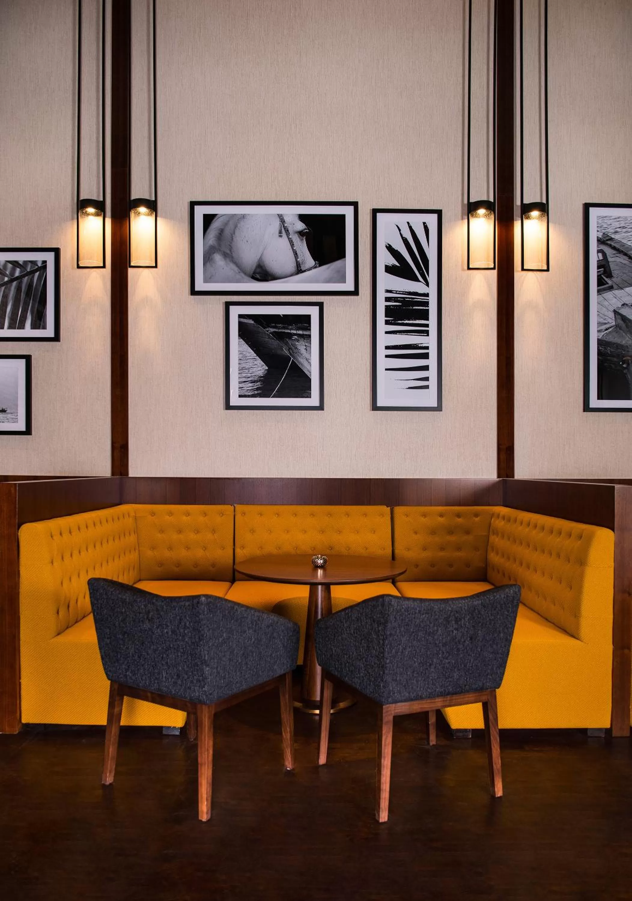 Lounge or bar in Al Jaddaf Rotana Dubai