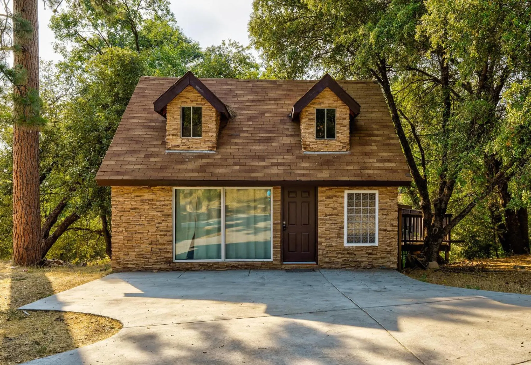 Mountain Trail Lodge and Vacation Rentals