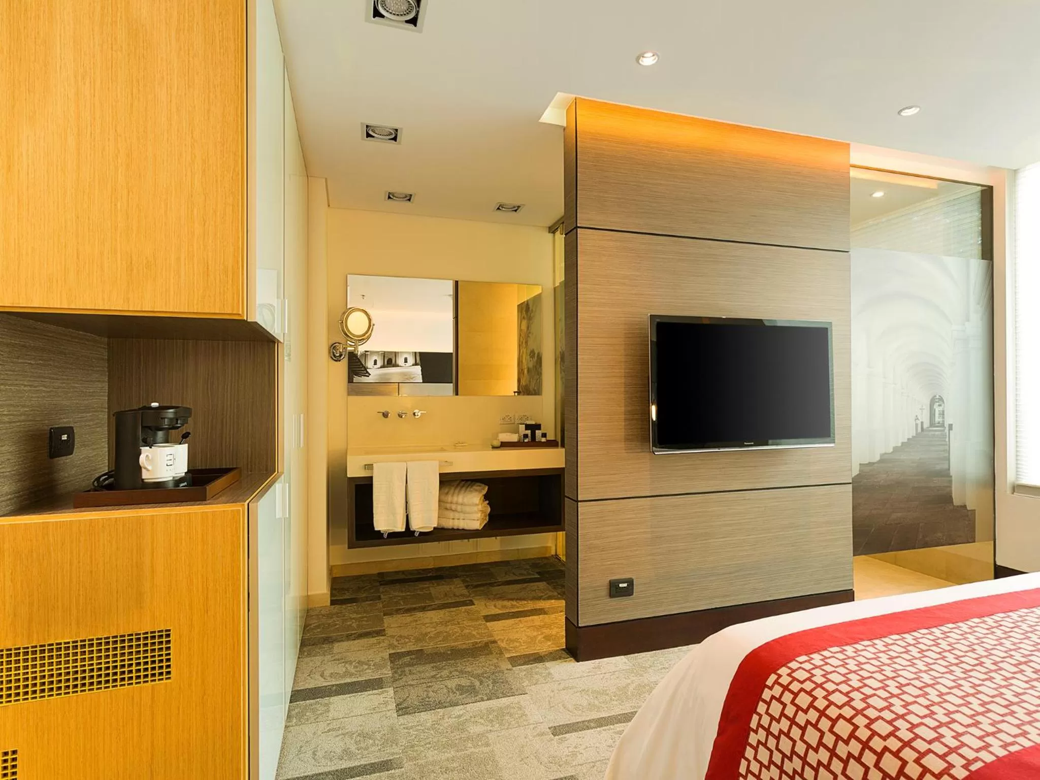 TV and multimedia, Bed in EK Hotel By Preferred Hotels Group