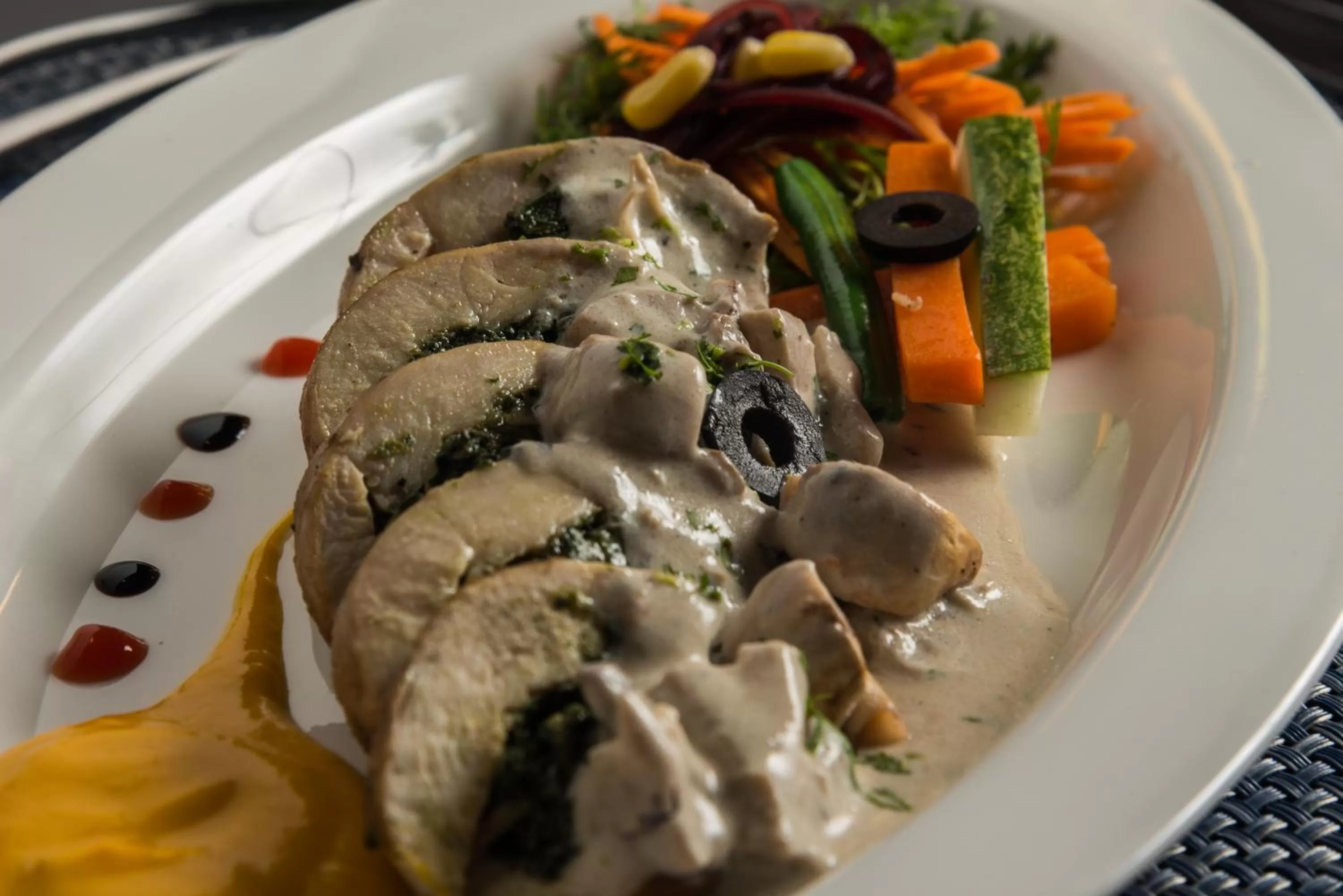 Breakfast, Food in Cintacor Island Resort