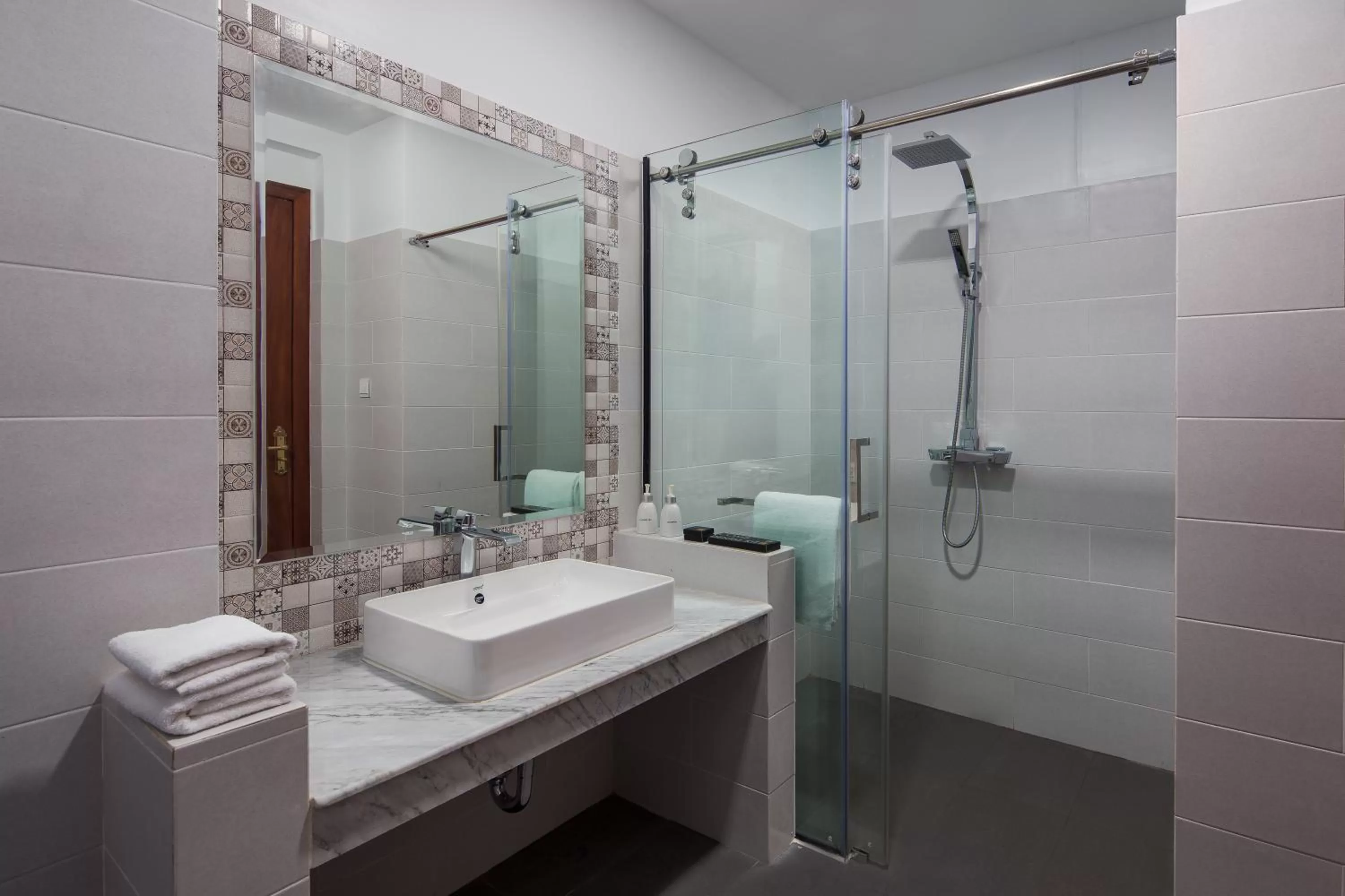 Bathroom in Homewood Hotel