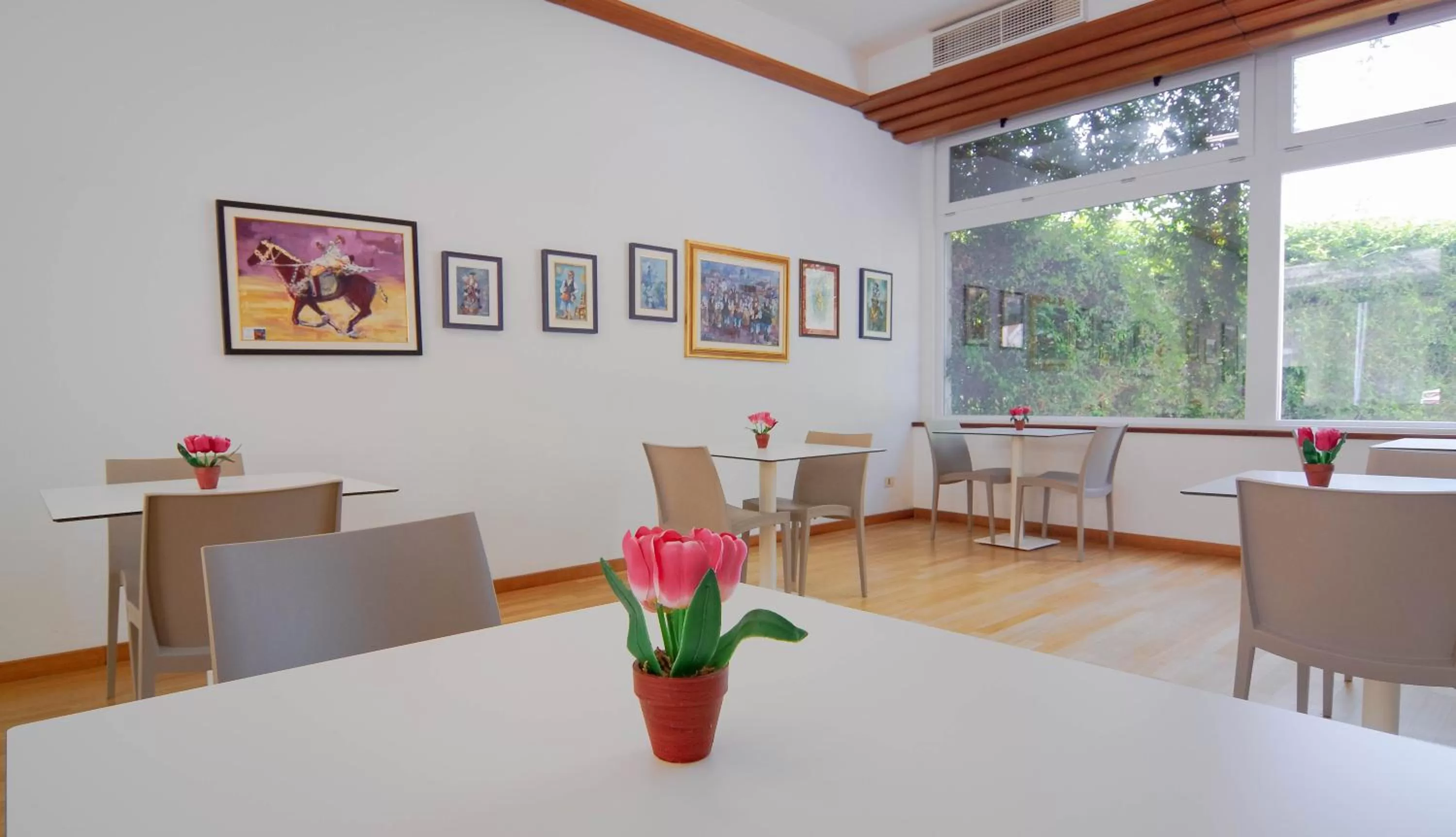 Lounge or bar in Hotel Mistral