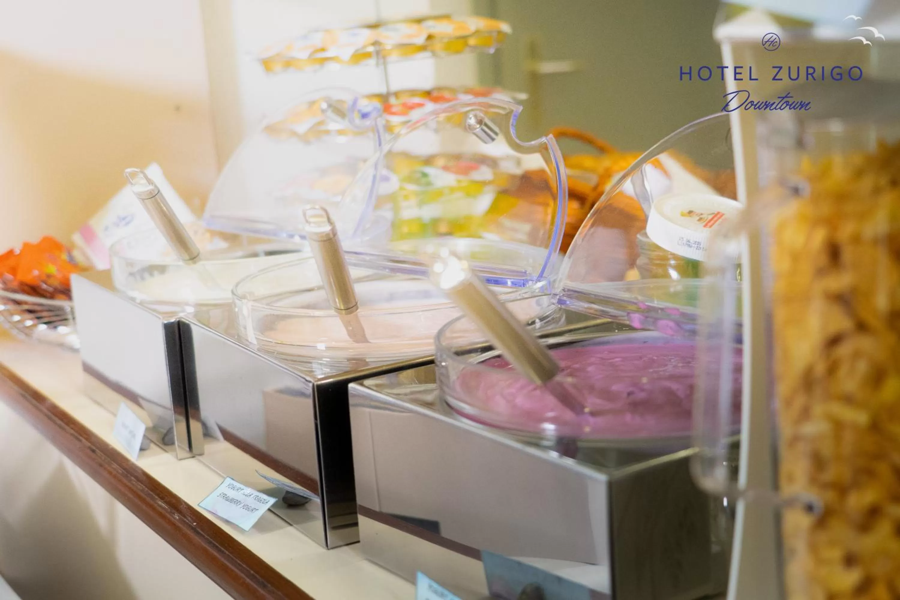 Buffet breakfast in Hotel Zurigo Downtown