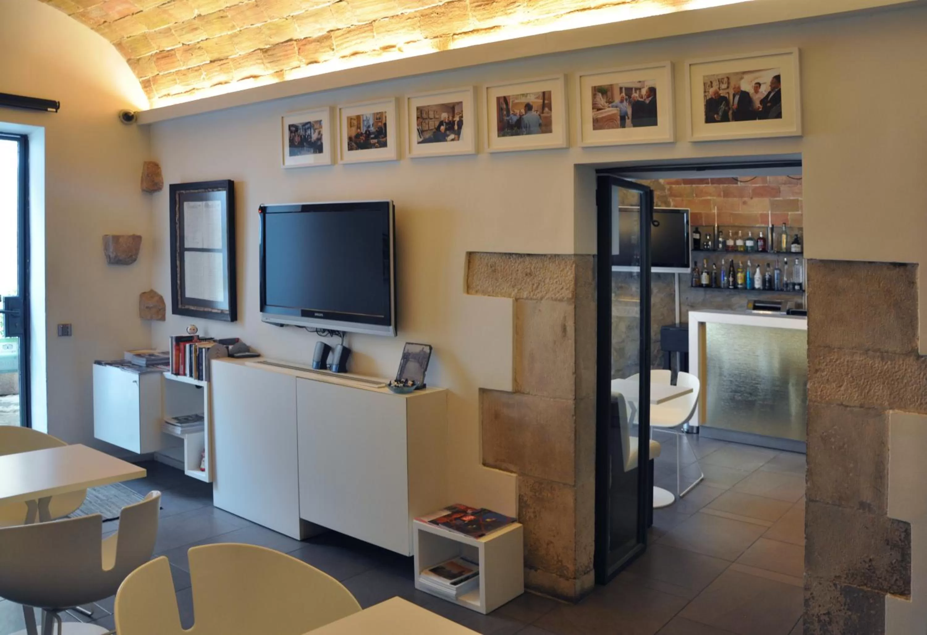 Communal lounge/ TV room in Hotel Museu Llegendes de Girona