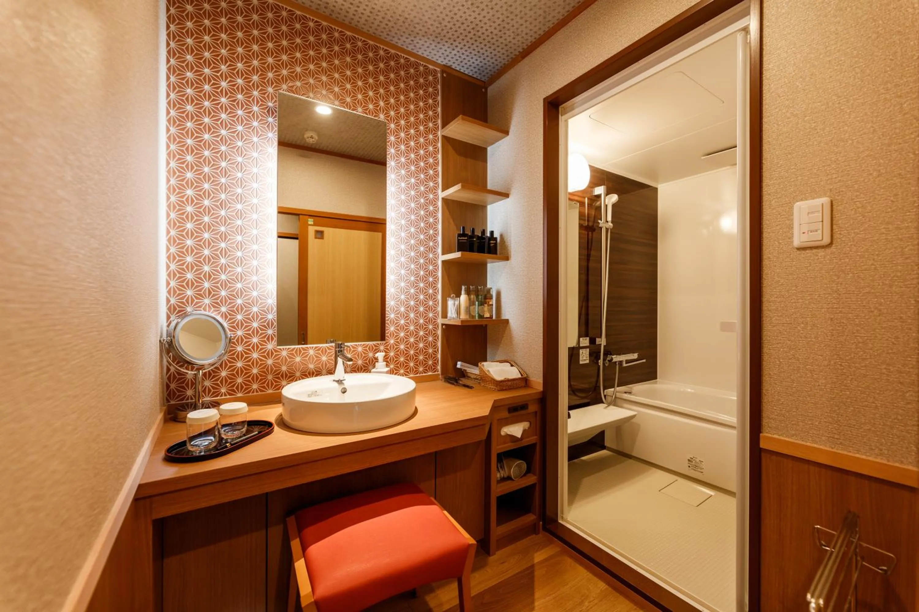 Bathroom, Bed in Tachibana Shikitei