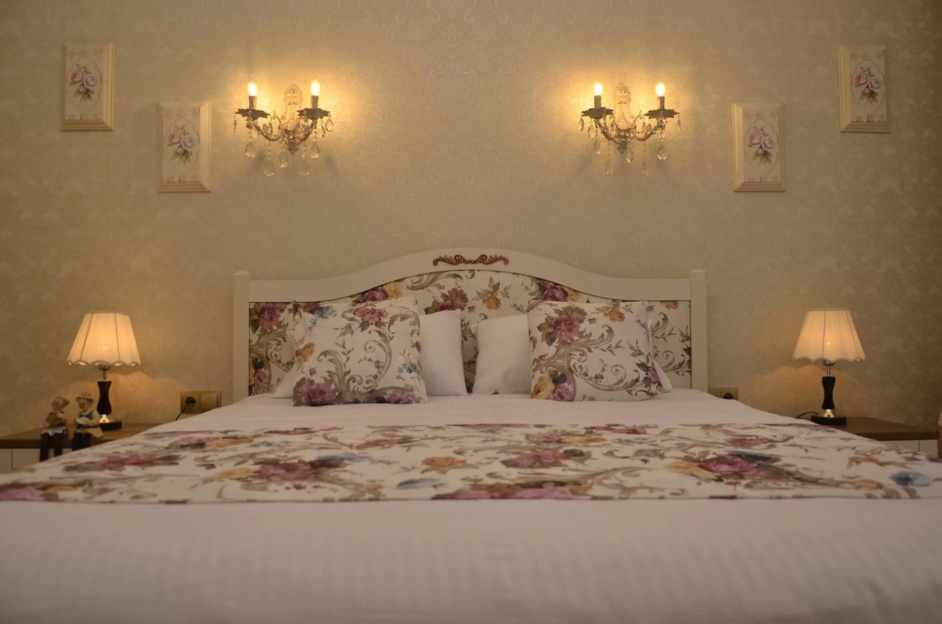 Bed in English Home Hotel Tbilisi