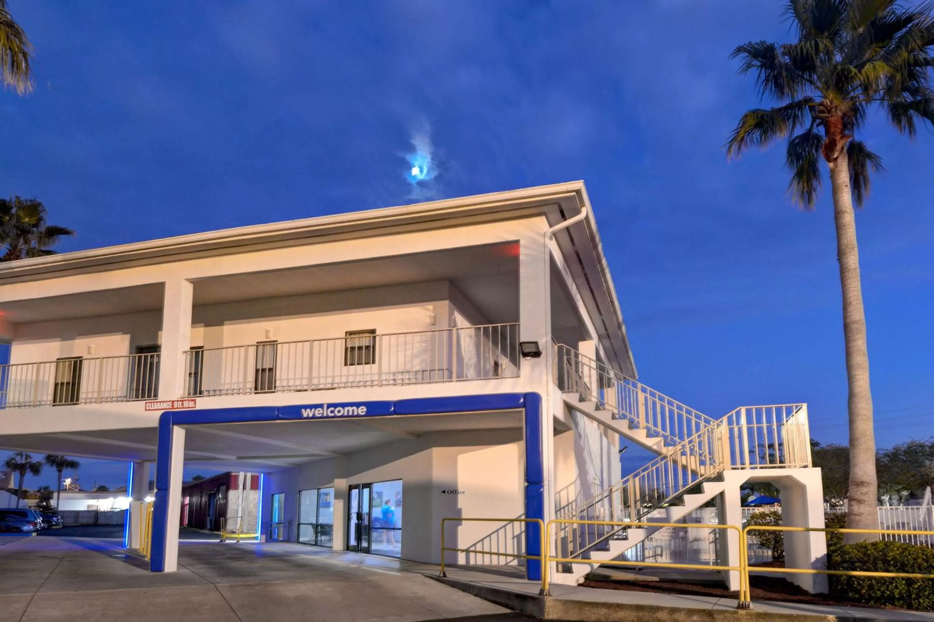 Property building in Motel 6-Destin, FL