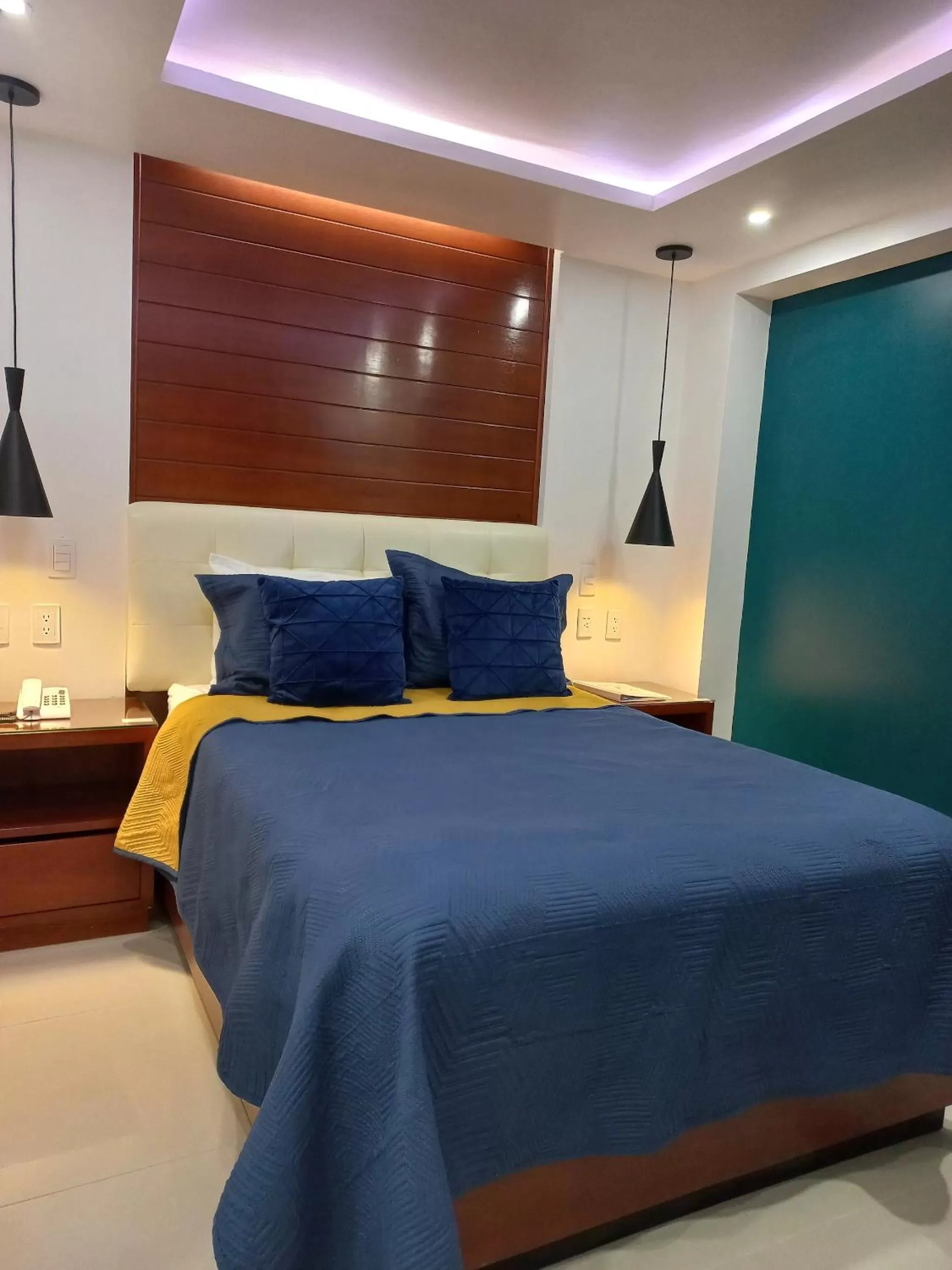 Photo of the whole room, Bed in La Aurora Hotel Like Home