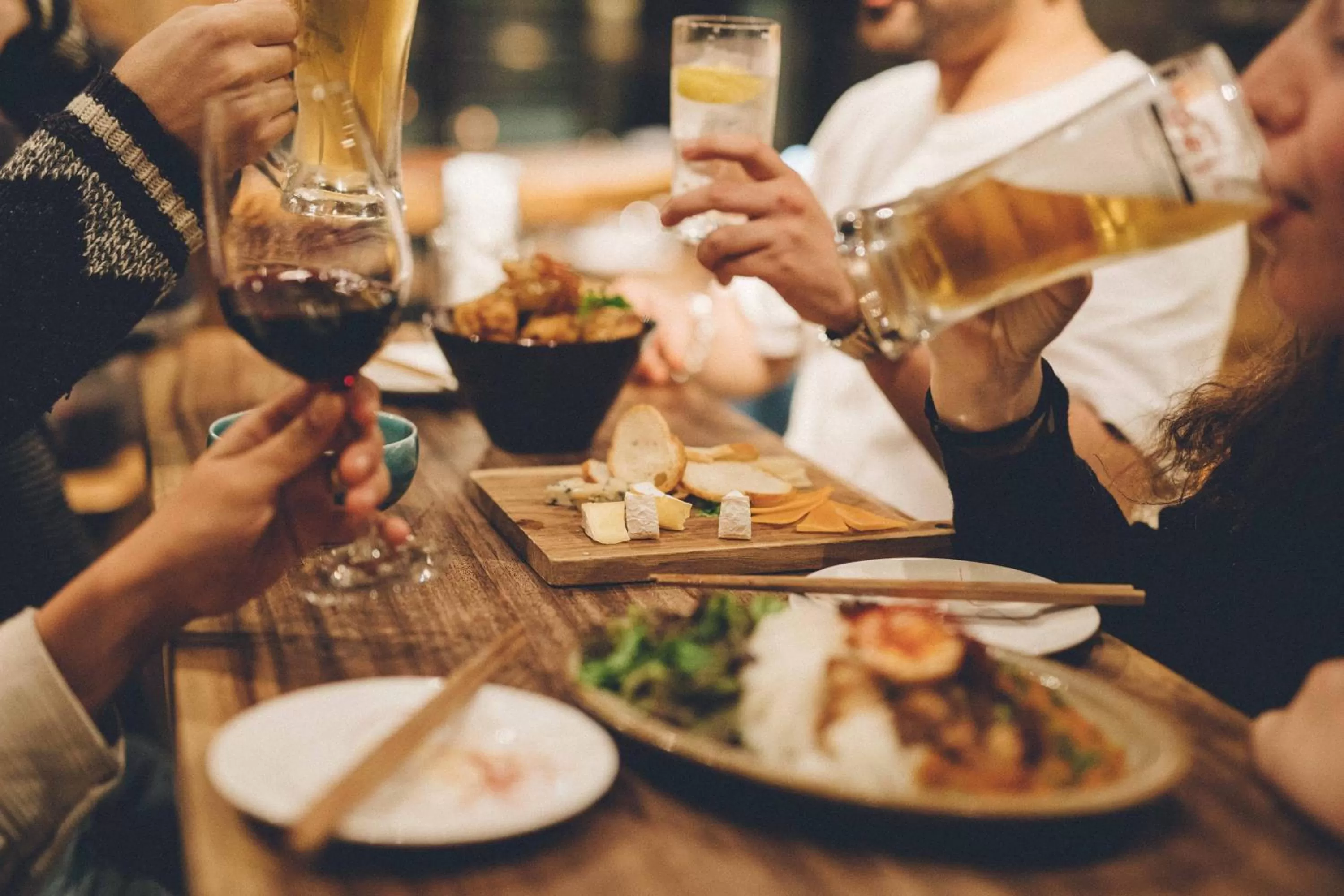 Restaurant/places to eat in Nui. HOSTEL & BAR LOUNGE