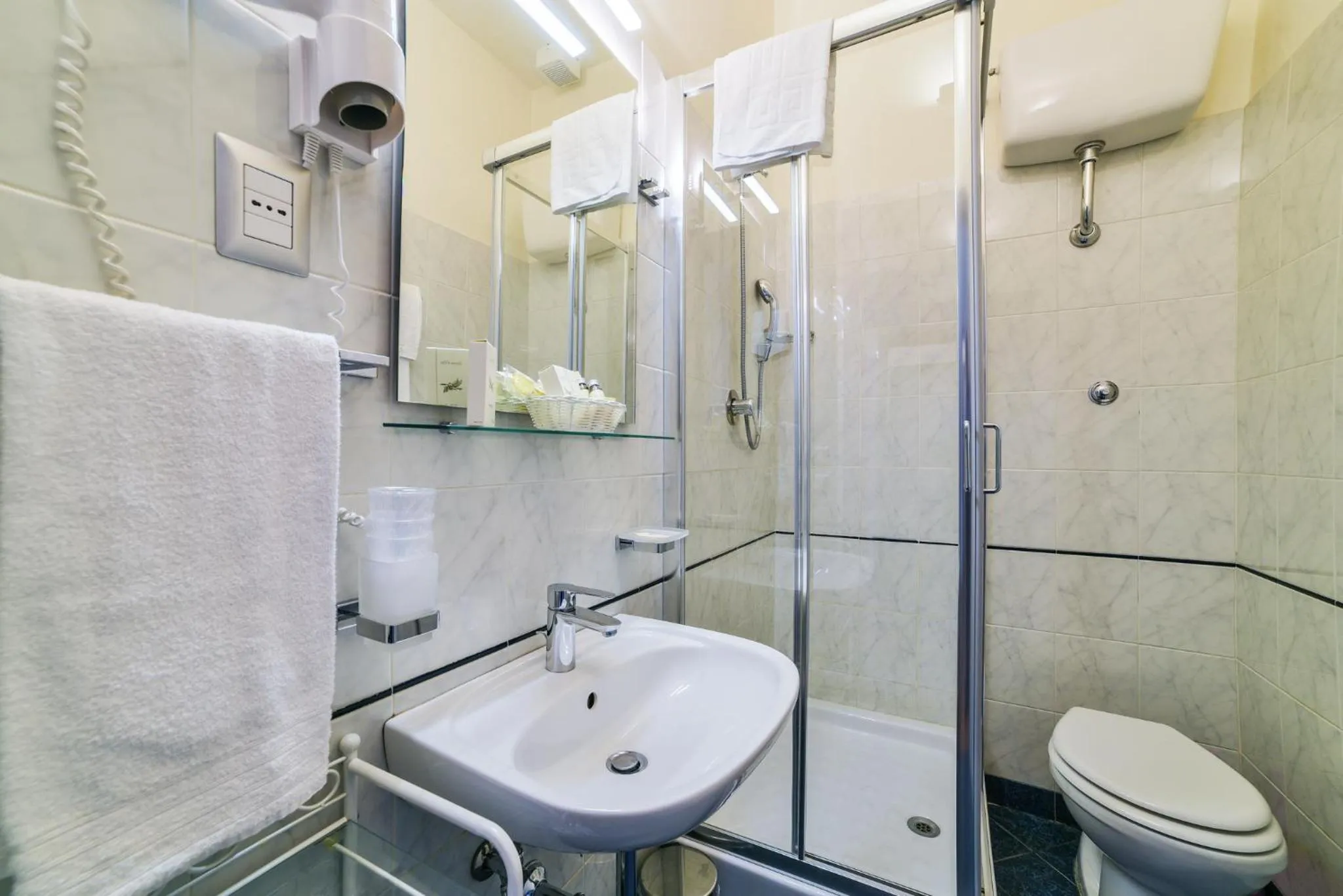 Bathroom in Hotel Bella Firenze