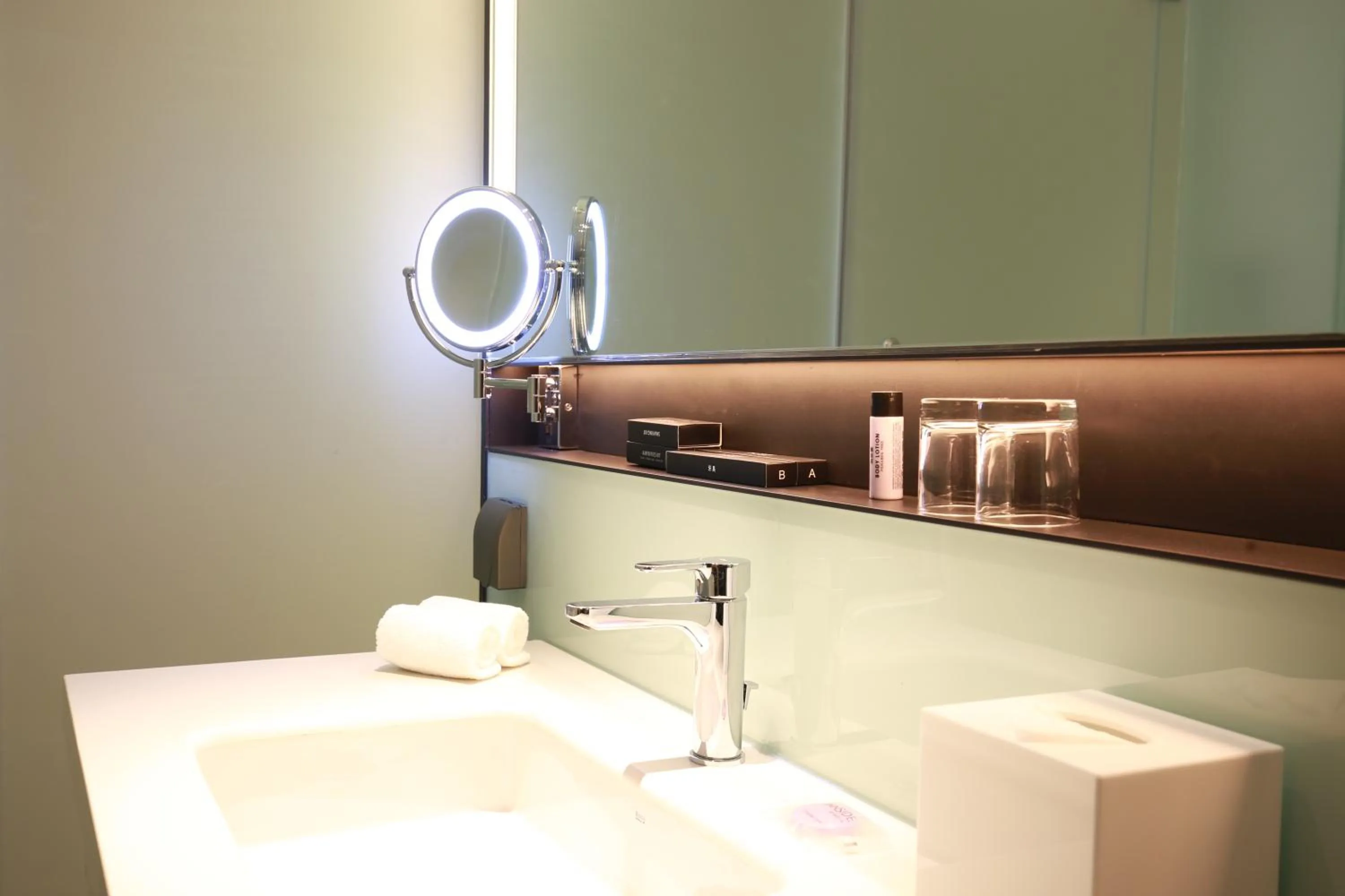 Bathroom in INNSiDE by Meliá Zhengzhou