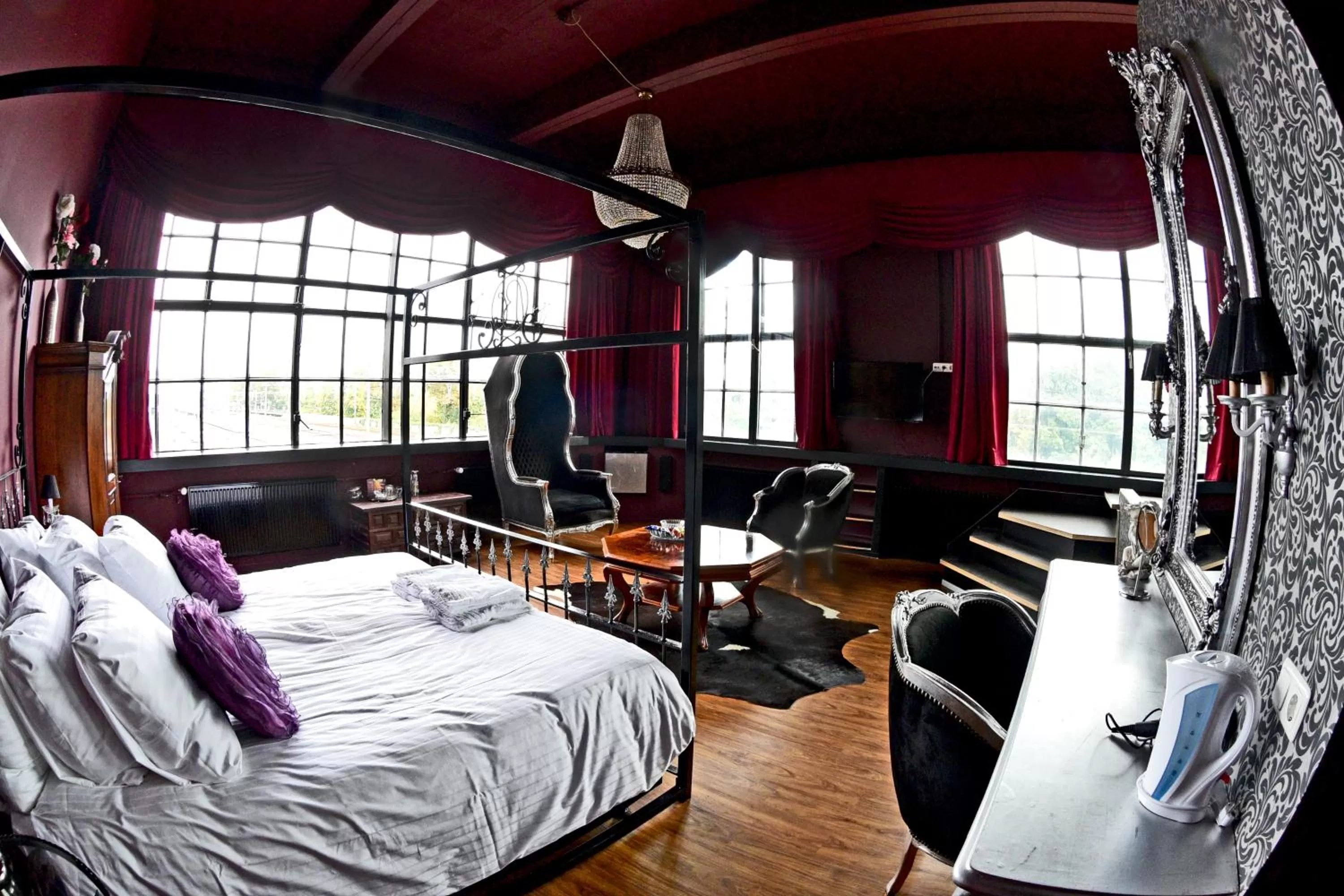 Superior King Suite 2 in Stayokay Hostel Eindhoven