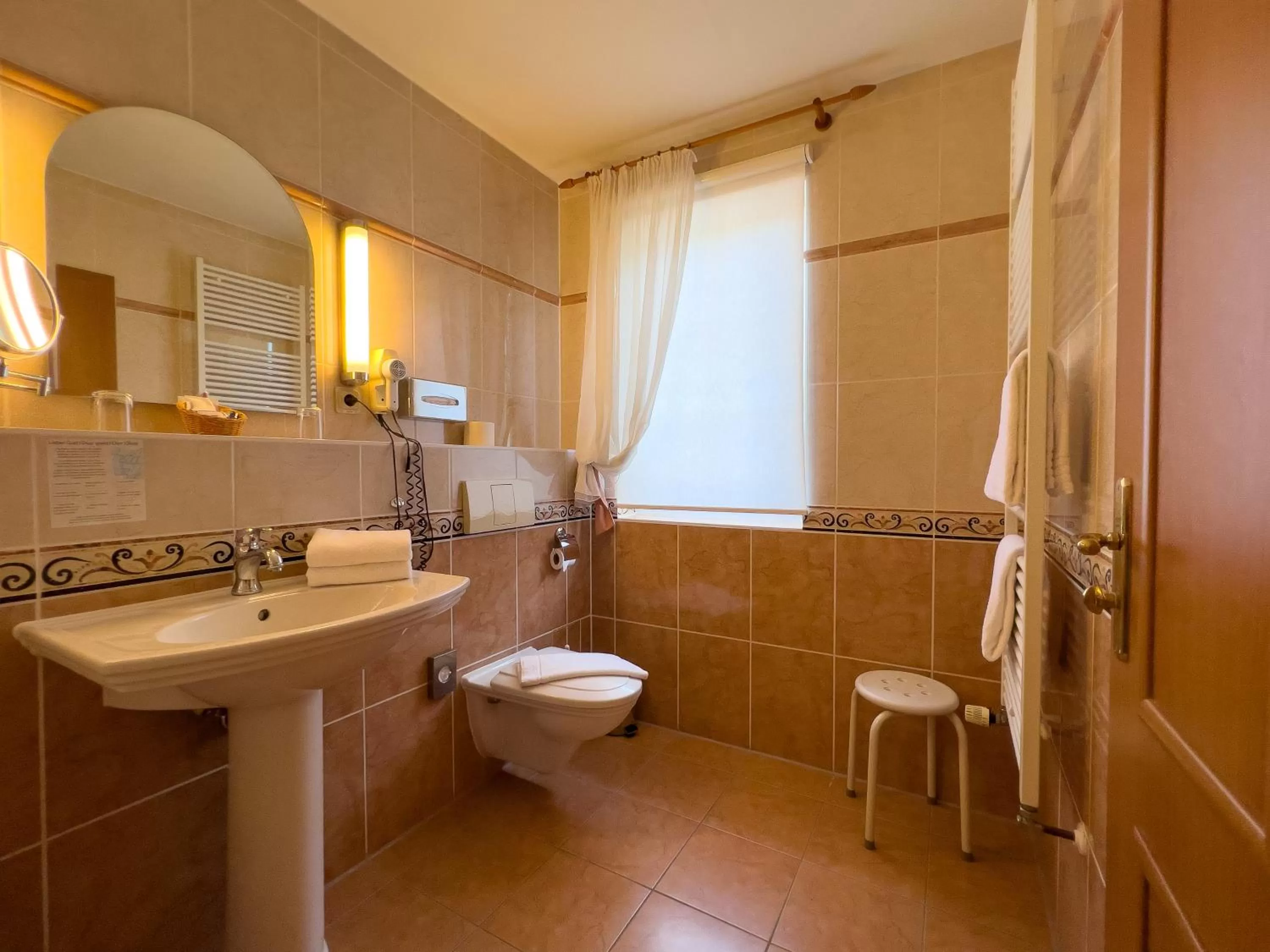 Bathroom in Hotel Landhaus Wörlitzer Hof