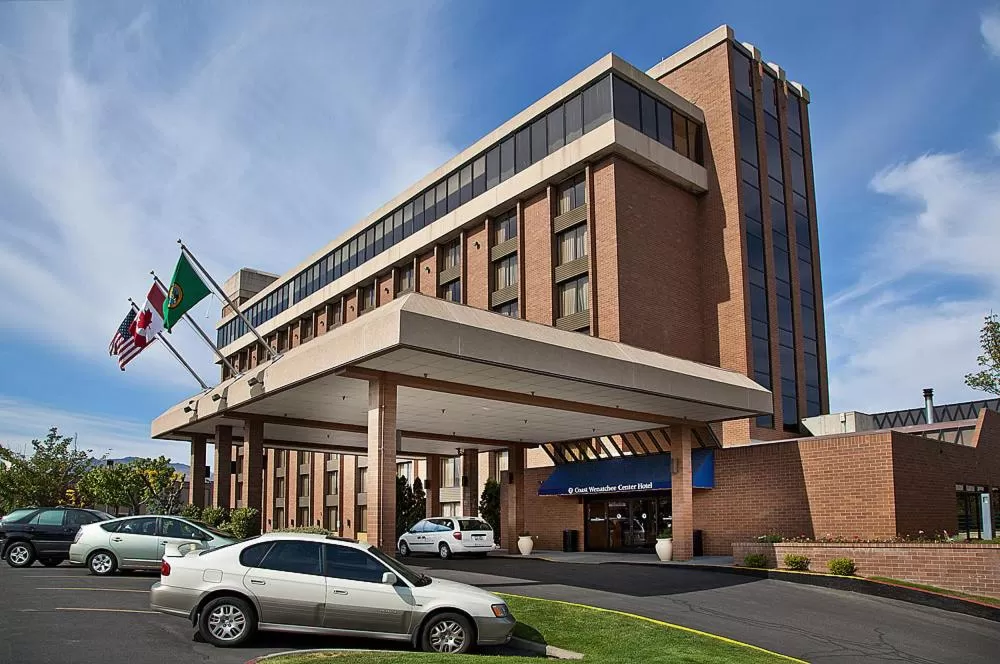Property building in Coast Wenatchee Center Hotel