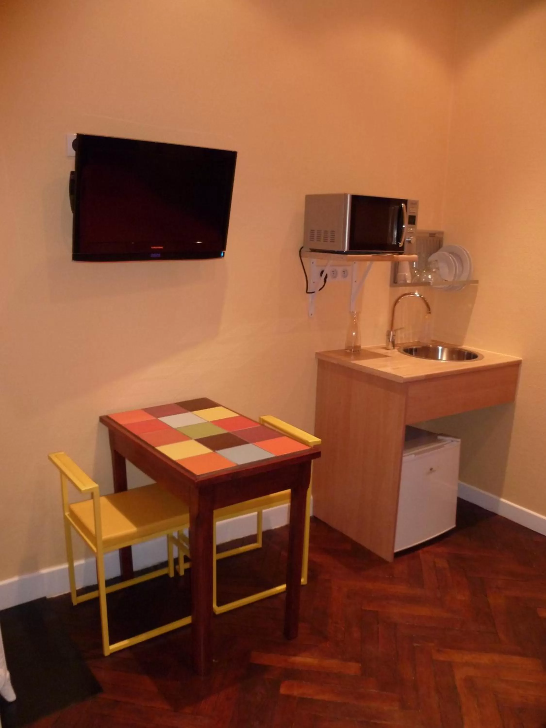 Kitchen or kitchenette in Hotel Victor Hugo Nice