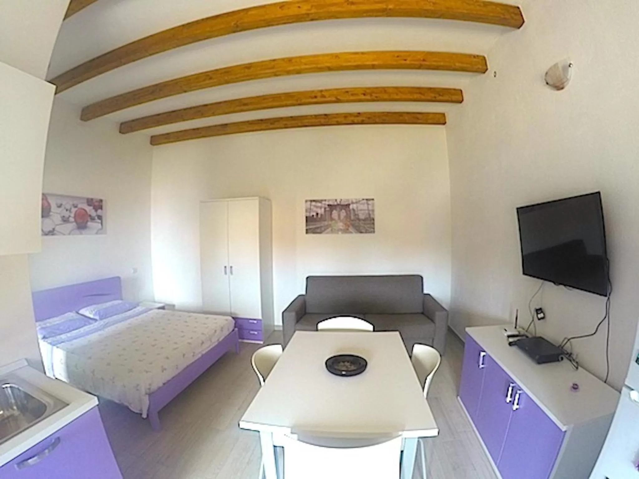 TV and multimedia, Bed in QUADRIFOGLIO Affittacamere