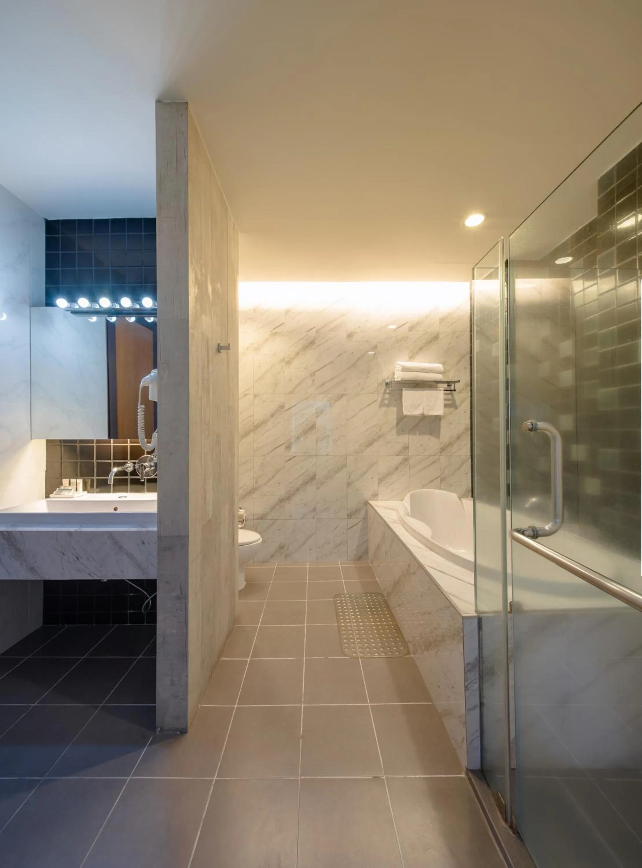 Shower in DARA Hotel - SHA Plus