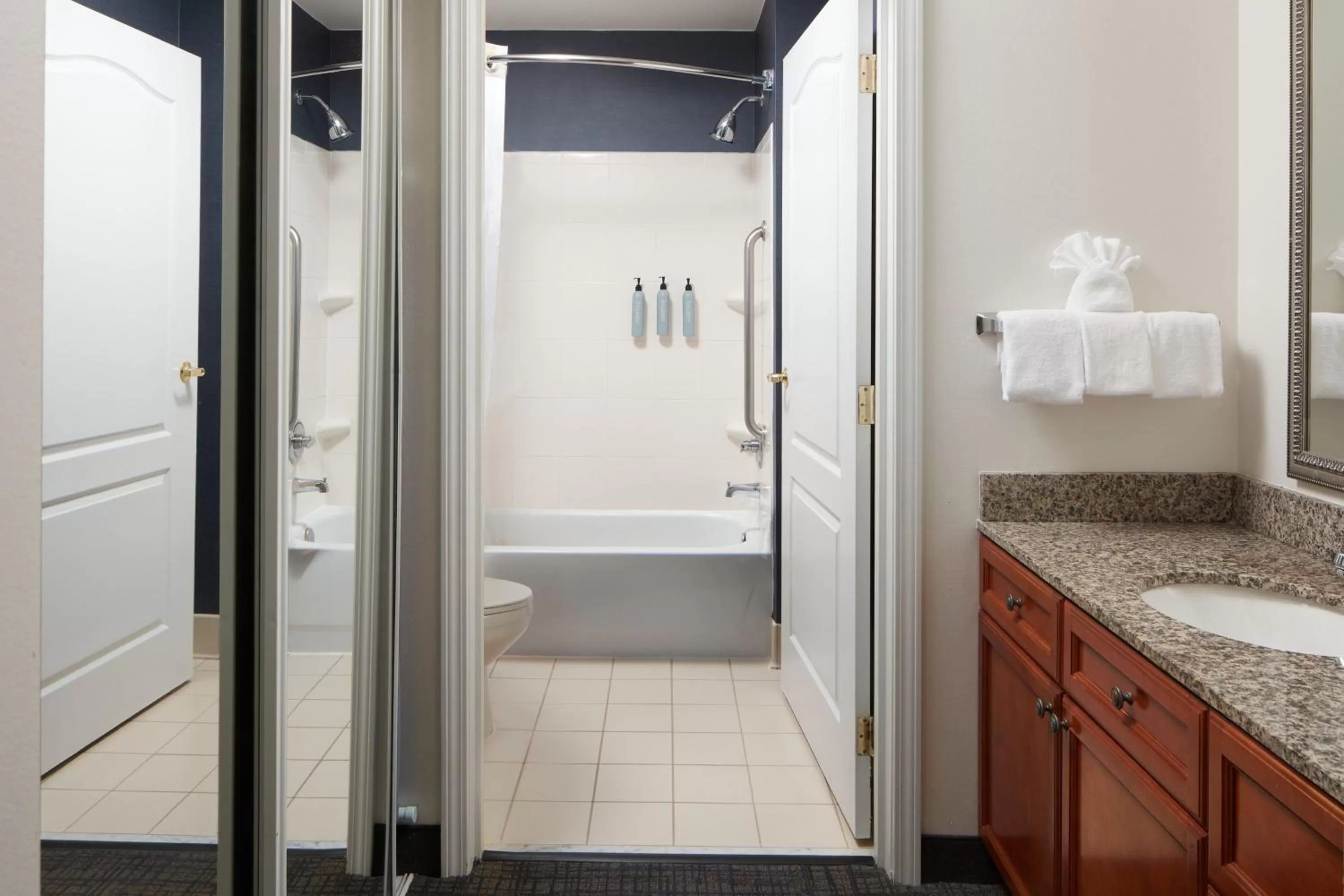 Bathroom in Residence Inn Manassas Battlefield Park