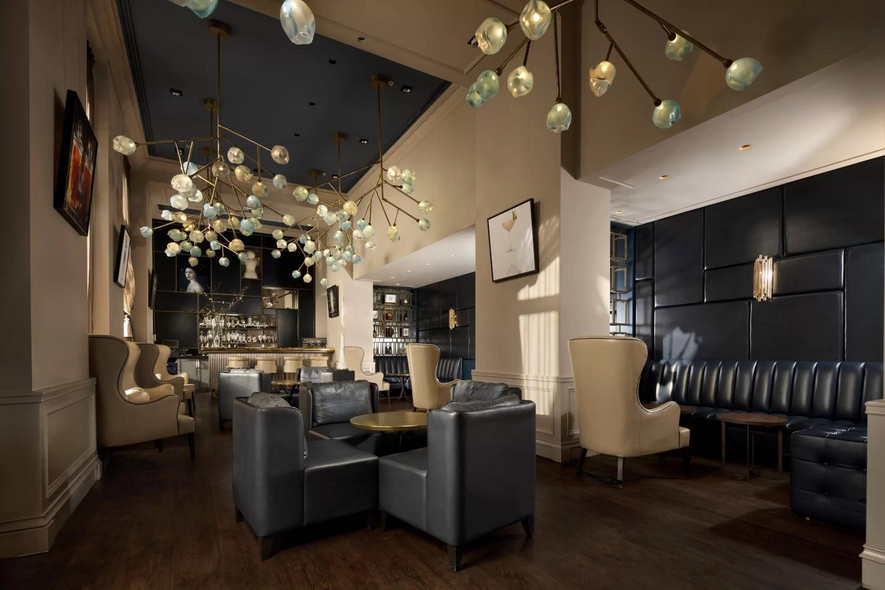 Lounge or bar in InterContinental Amstel Amsterdam by IHG