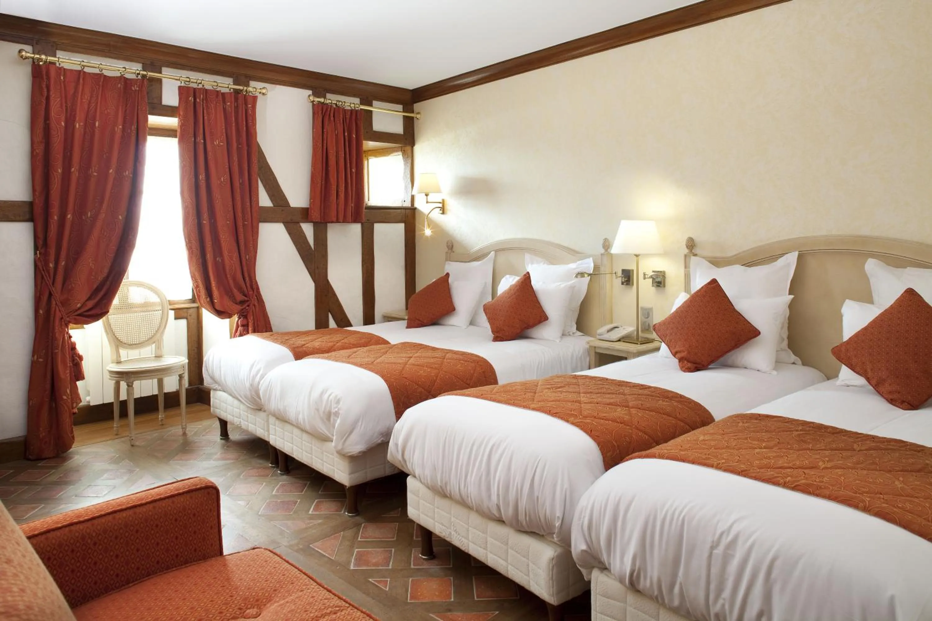 Photo of the whole room, Bed in Auberge Saint Pierre