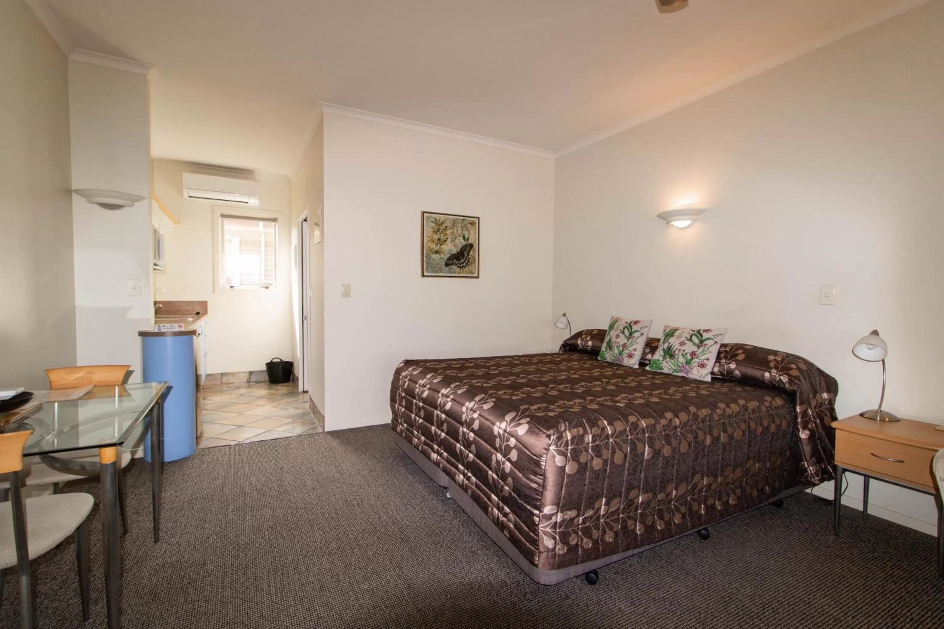 Bed in Tuscany On Thames