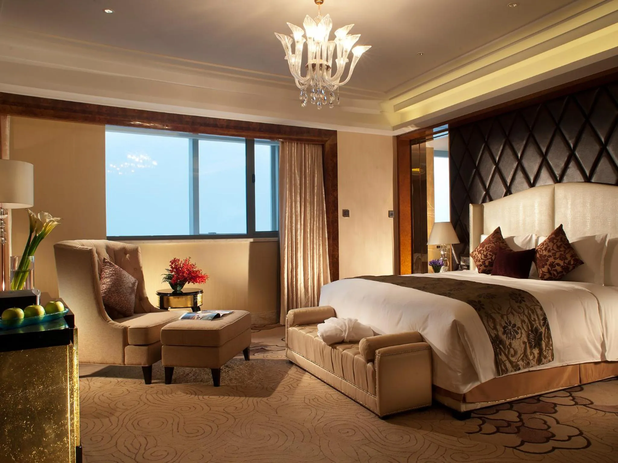 Bedroom, Bed in Crowne Plaza Xi'an by IHG