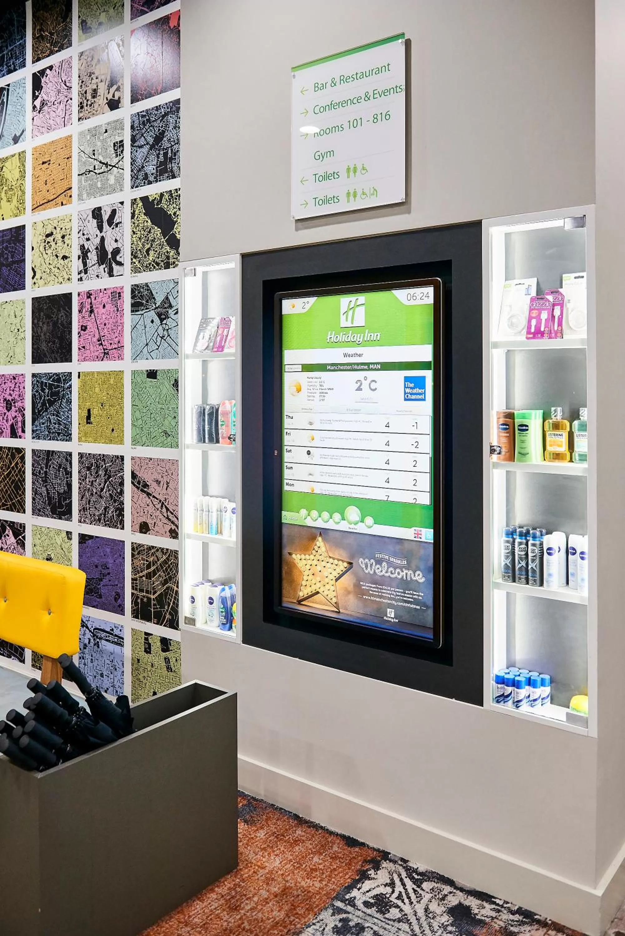 Lobby or reception in Holiday Inn Manchester - City Centre by IHG