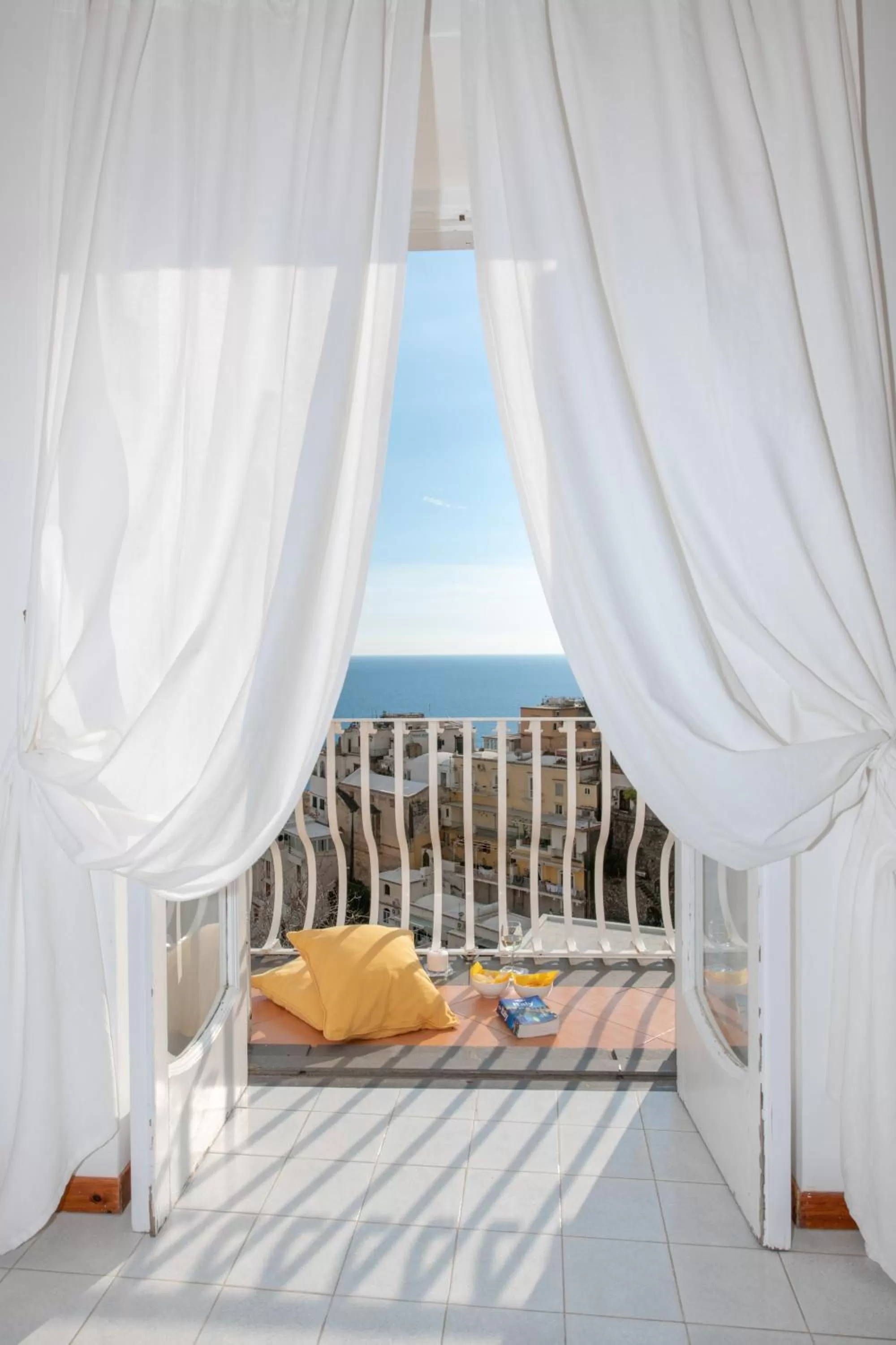 Sea view, Bed in Villa Yiara