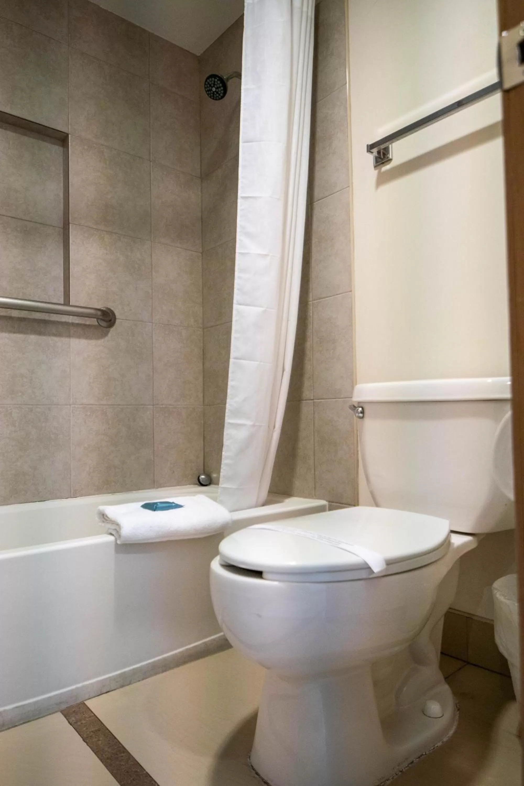 Public Bath in Hotel Colonial Mexicali