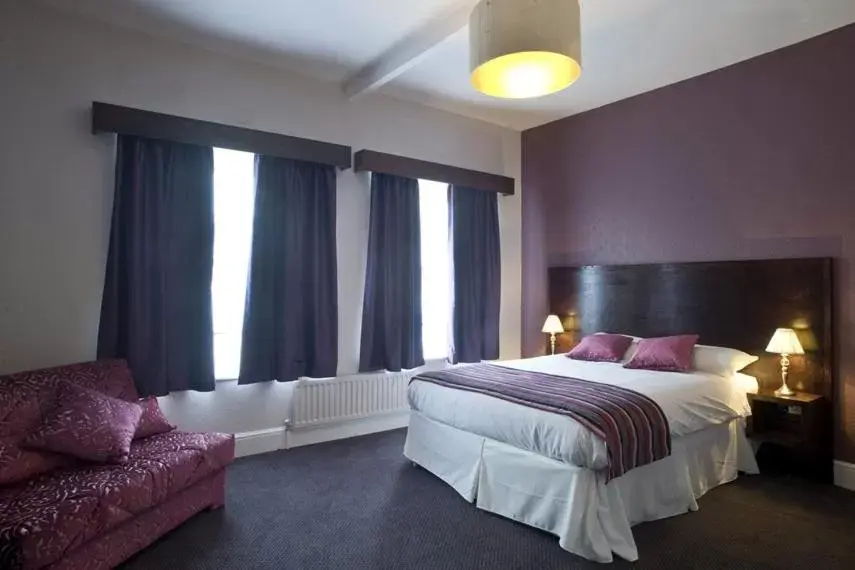 Double Room in The Duke of Wellington Wetherspoon Double Room in The Duke of Wellington Wetherspoon