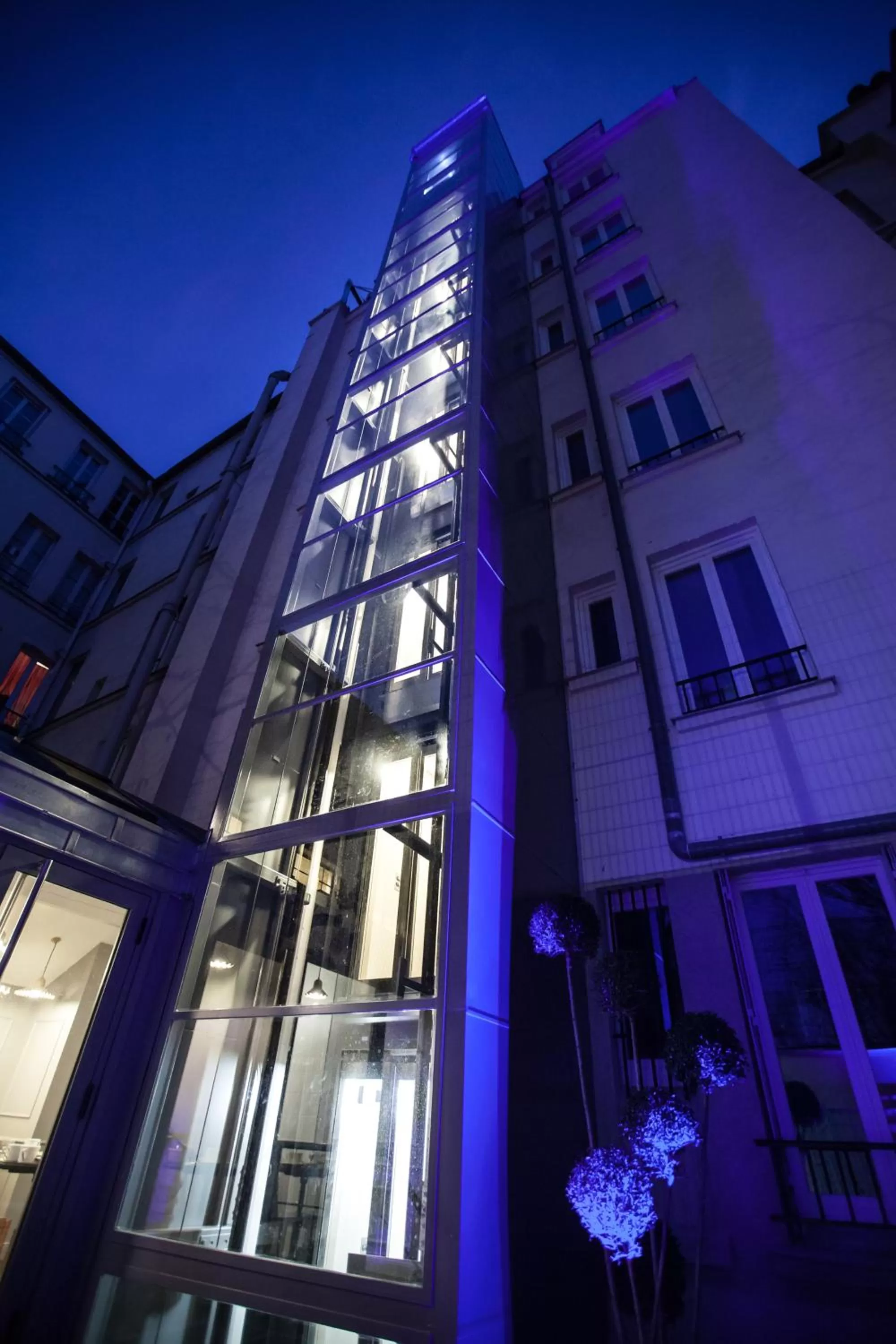 Property building in Le Mireille