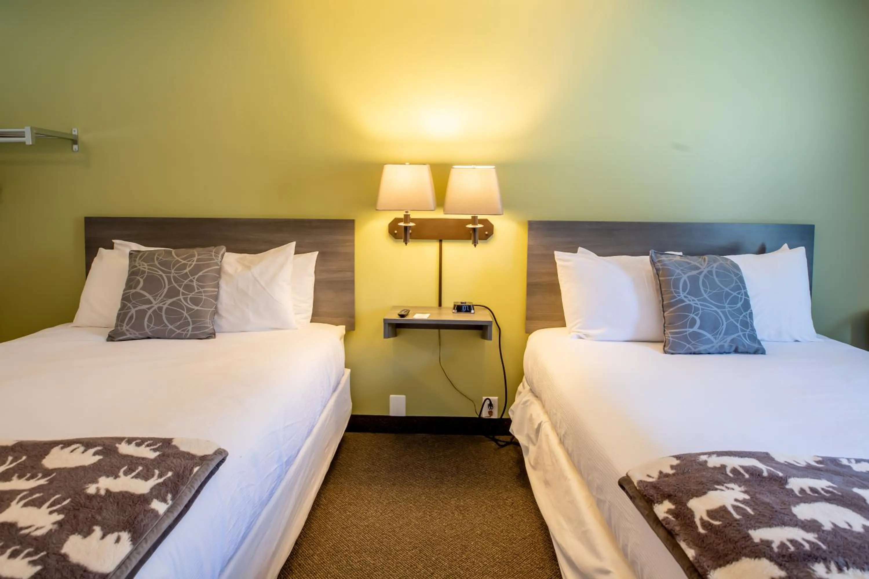 Bed in Mountain Inn at Lutsen