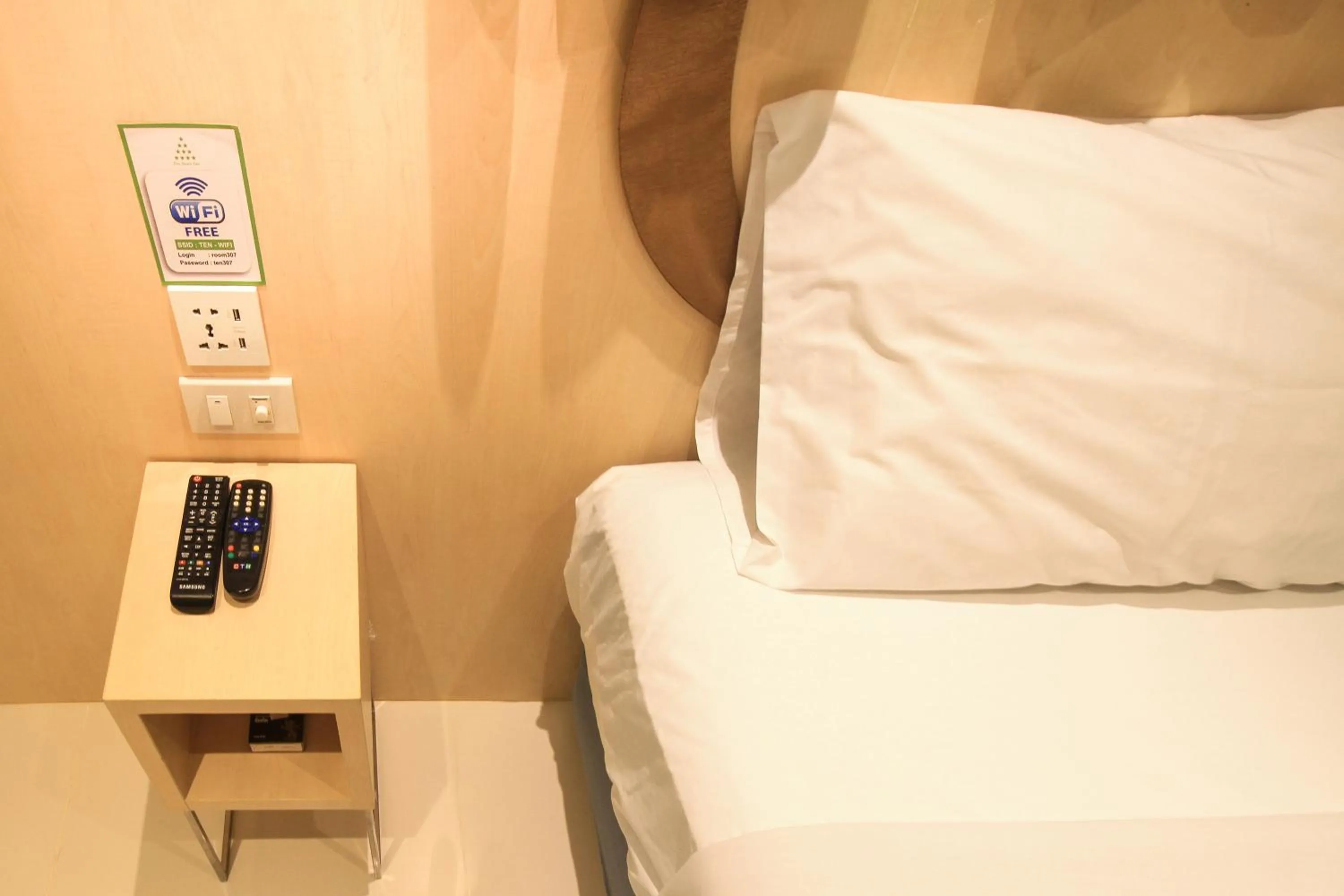 TV and multimedia, Bed in Ten Stars Hotel