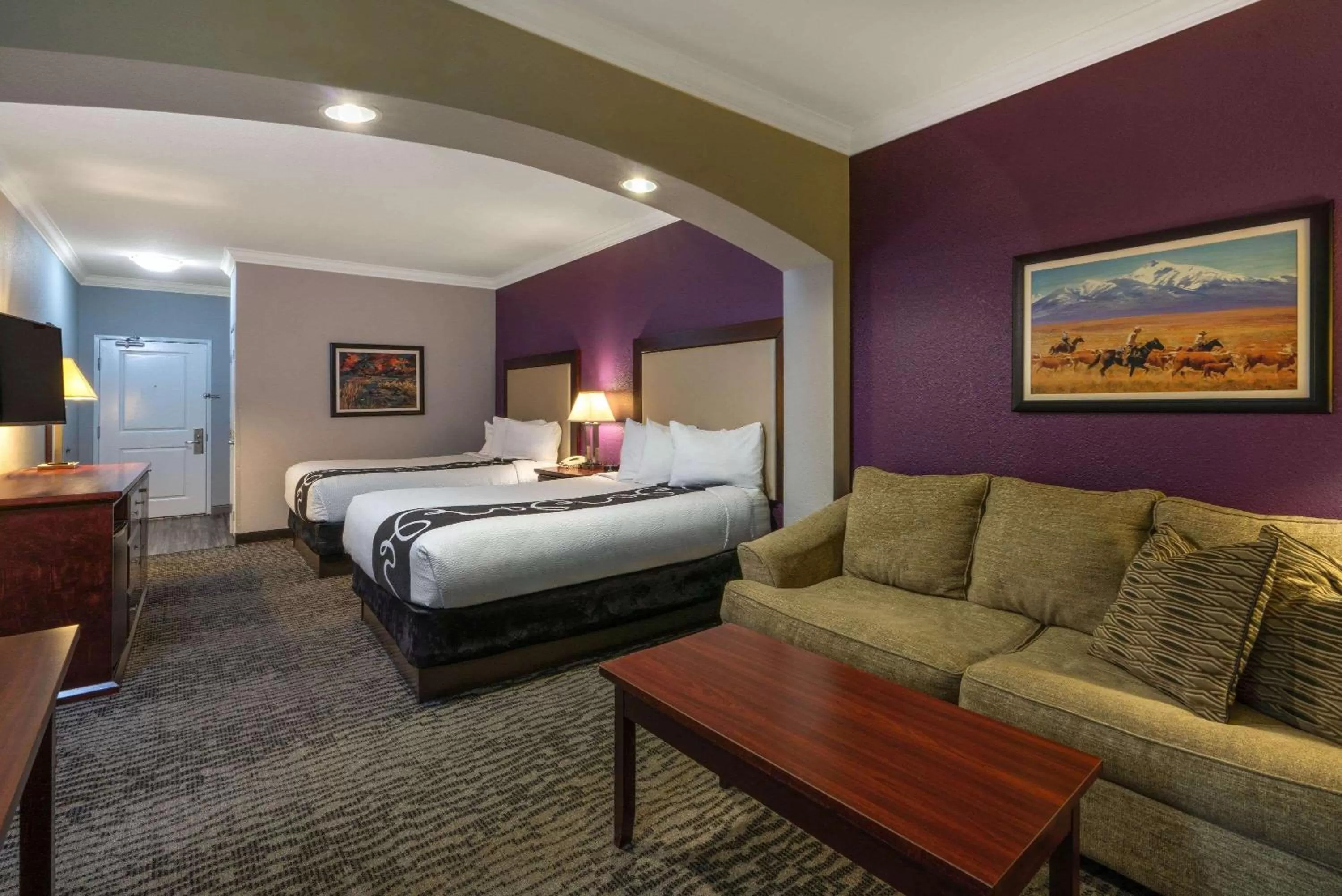 Photo of the whole room, Bed in La Quinta Inn & Suites by Wyndham Loveland Estes Park