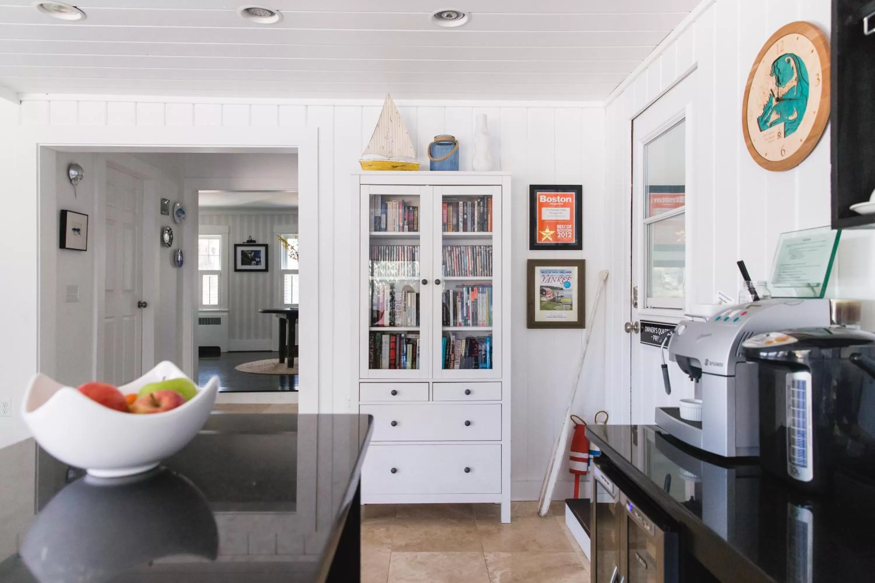 Lounge or bar in The Platinum Pebble Boutique Inn - Adults Only Property