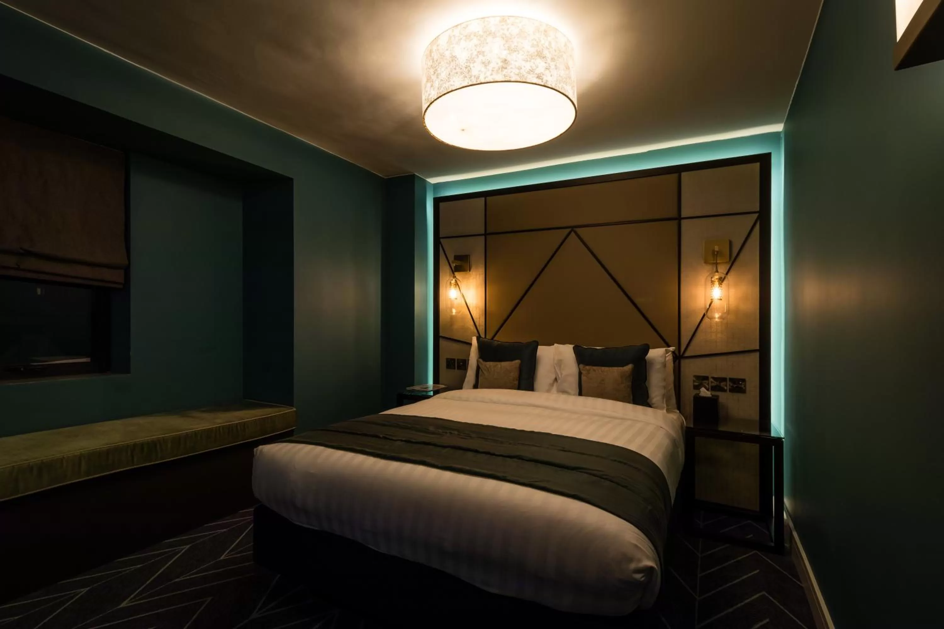 Bedroom, Bed in Seven Hotel