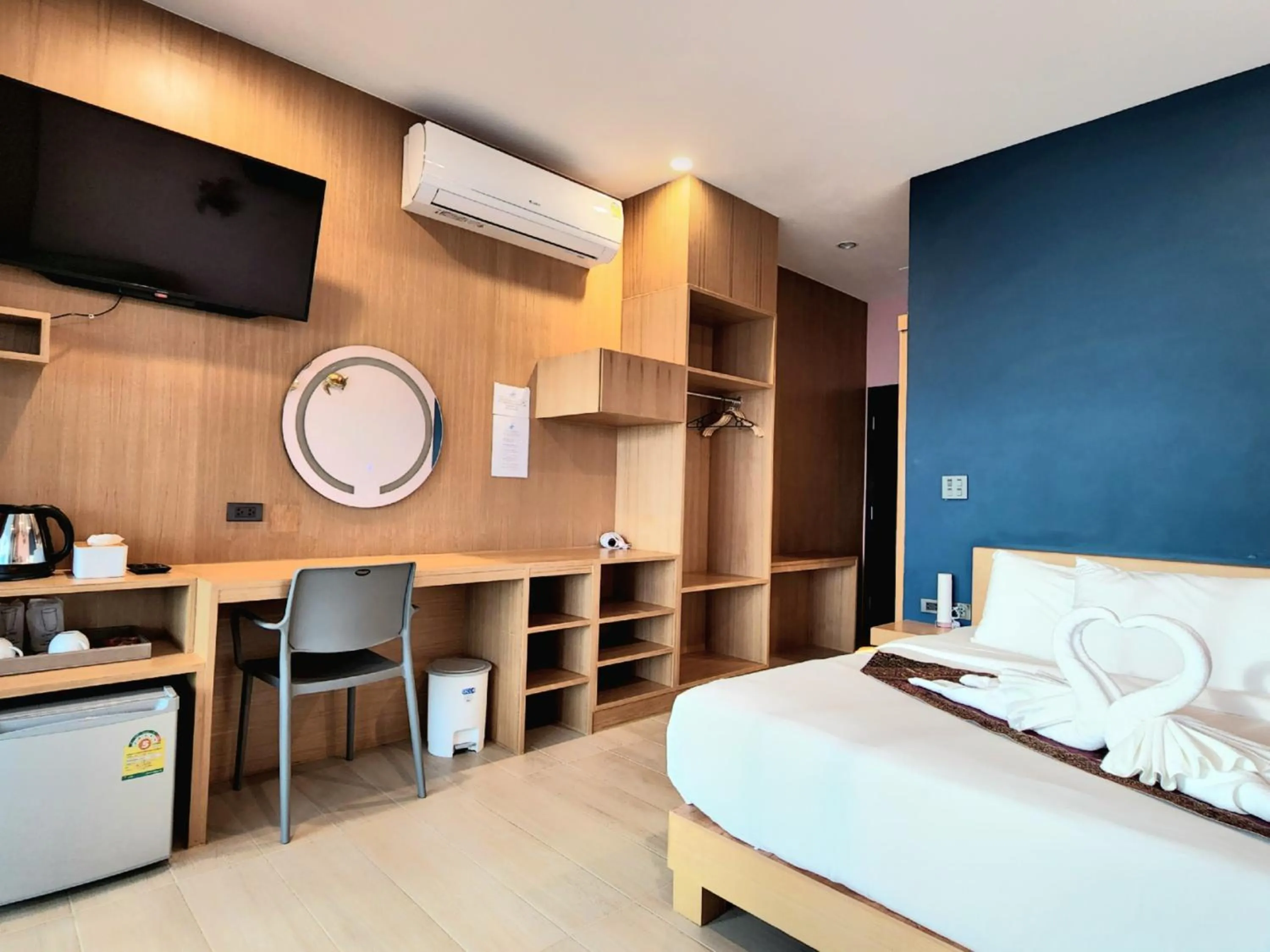 TV and multimedia, Bed in Cliff Lanta Suite-Koh Lanta Krabi