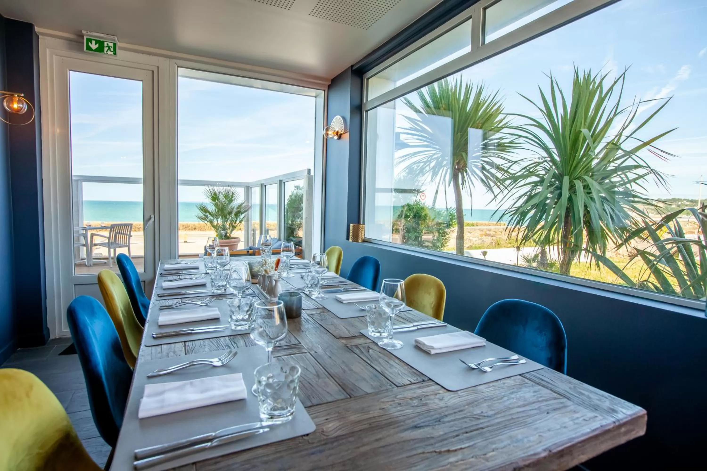 Restaurant/places to eat in Hôtel des Isles