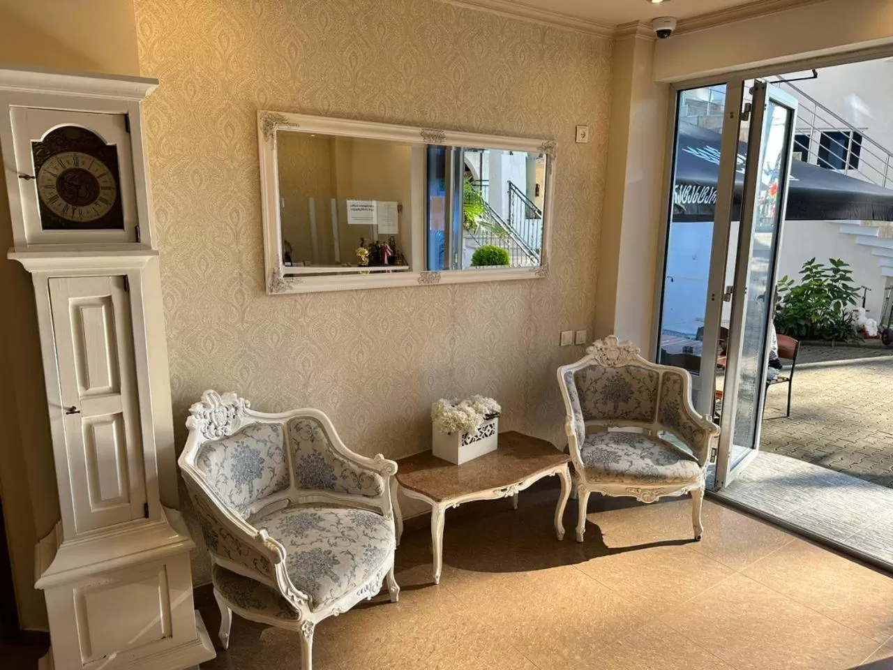 Living room in National+