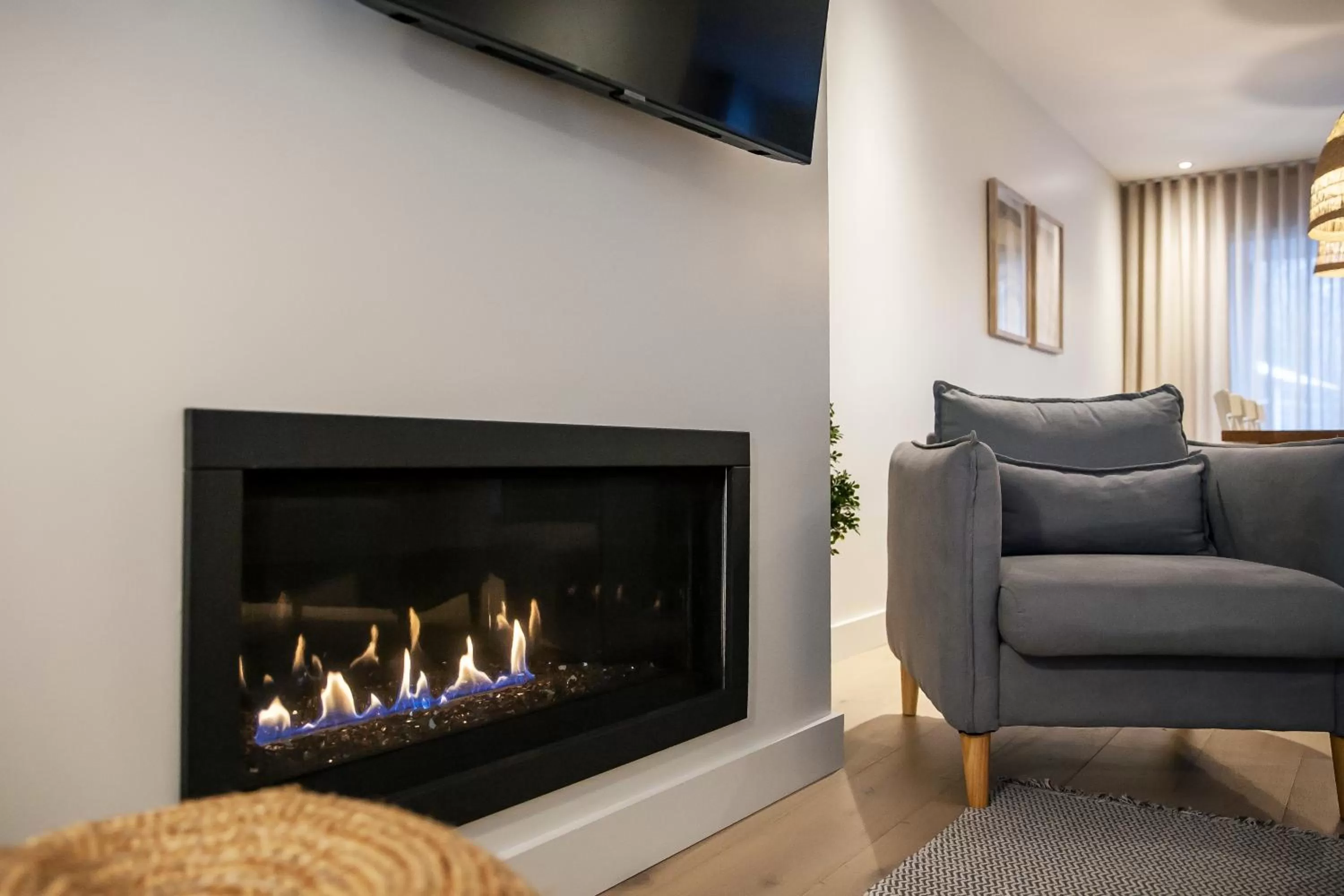 pet friendly, TV/Entertainment Center in Condos Kamik Tremblant