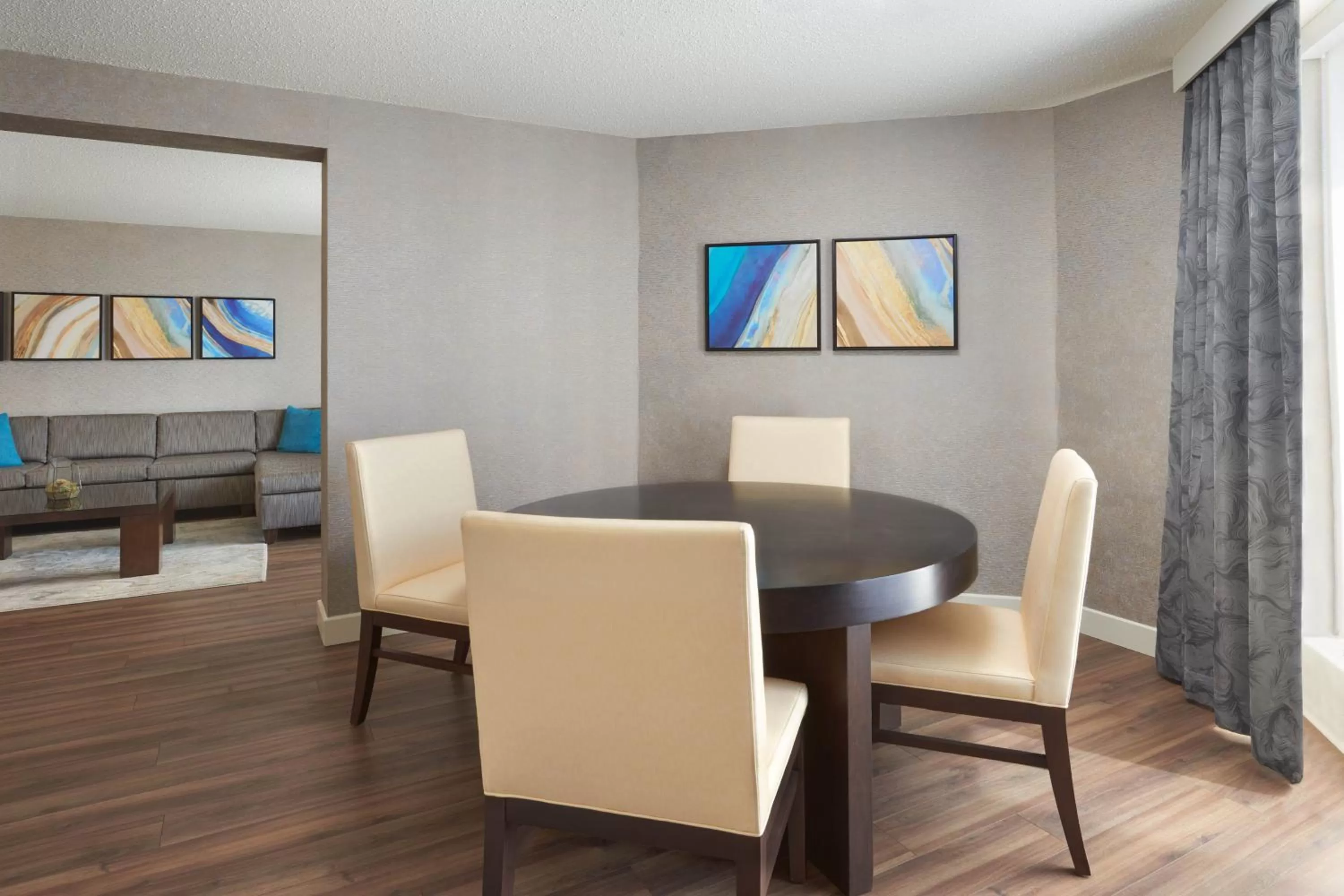 Photo of the whole room in The Westin Toronto Airport