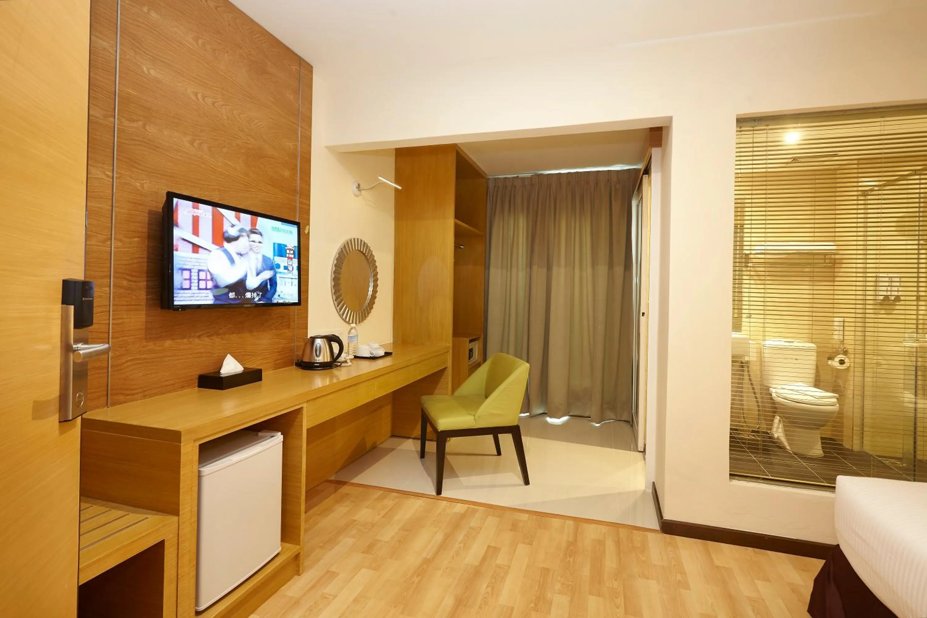 Bed in Hotel Six Seasons @ Mid Valley