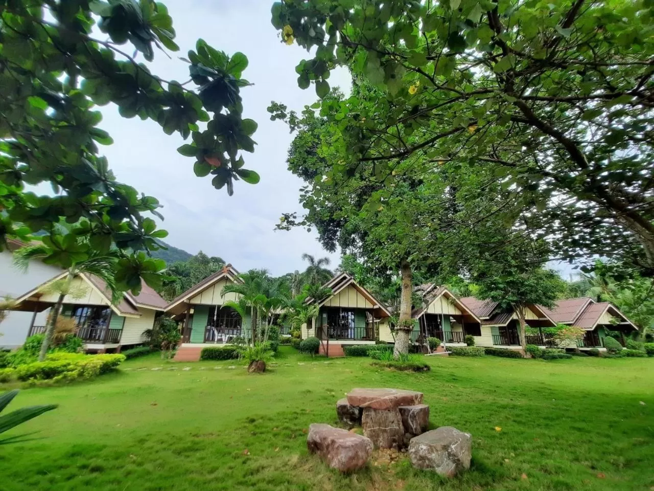 Bungalow with Sea View in Koh Chang Bailan Beach Resort