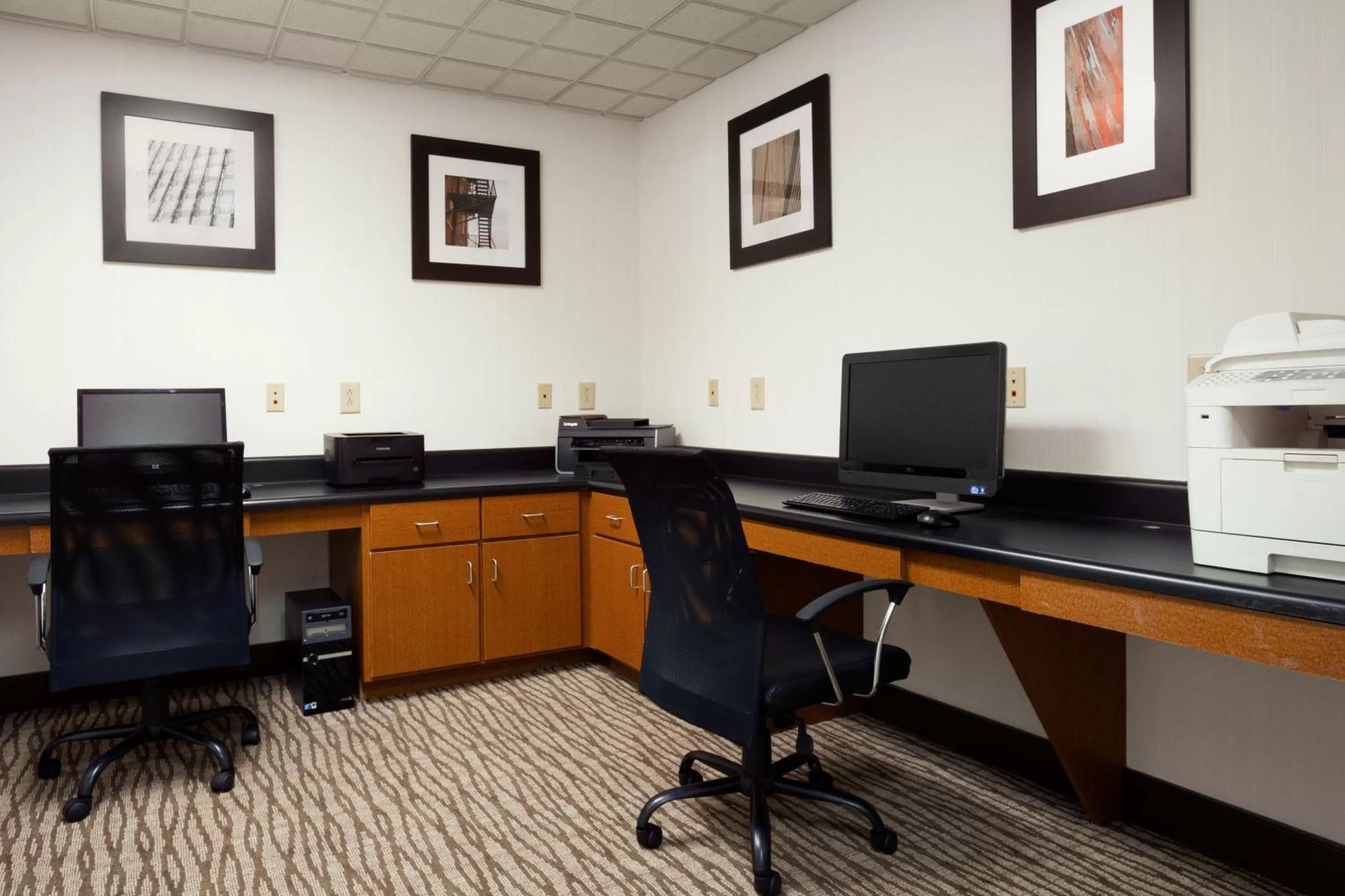 Business facilities in Wingate by Wyndham Augusta Fort Eisenhower