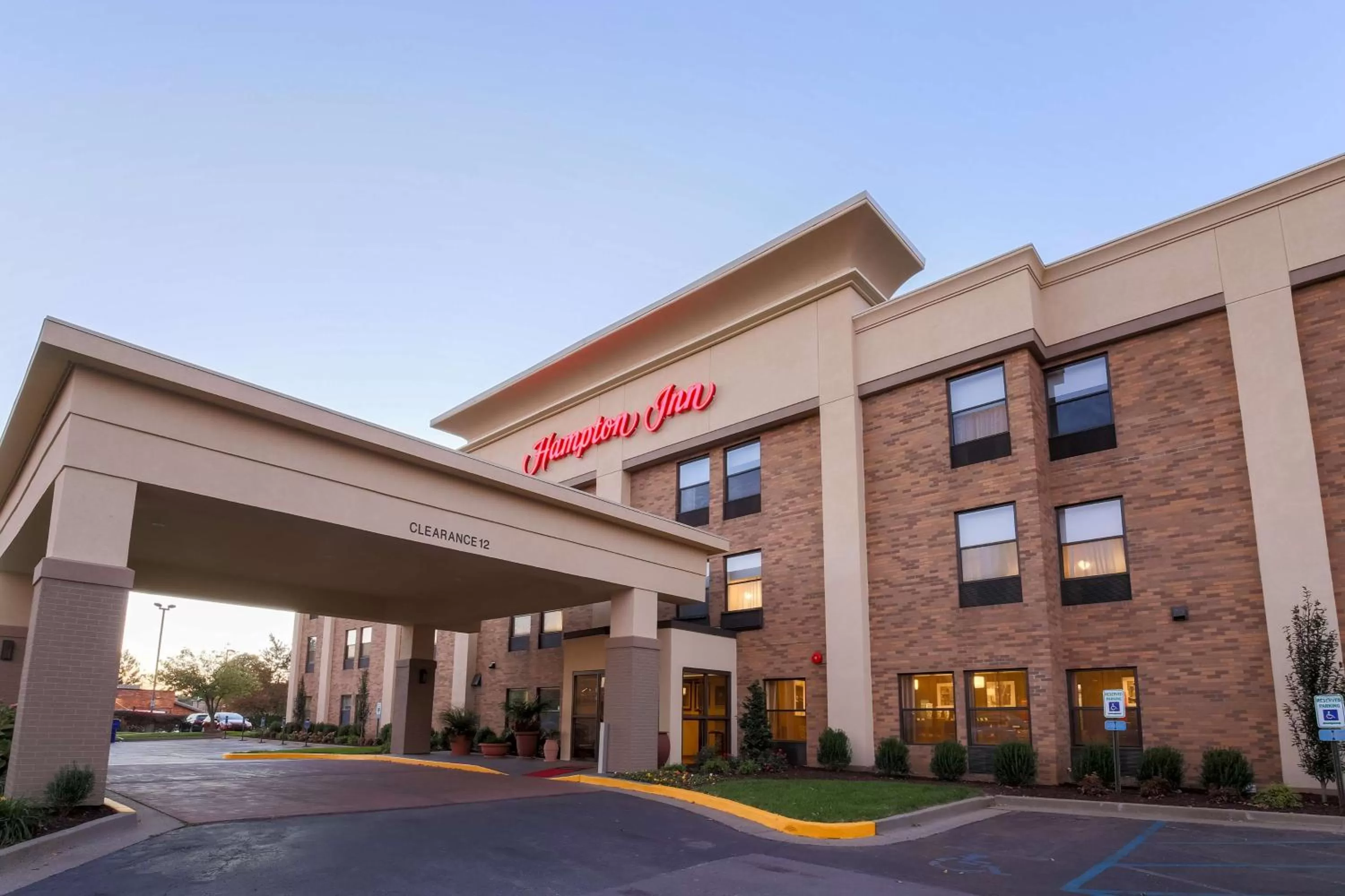 Property building in Hampton Inn Lexington South