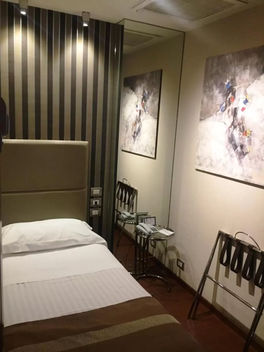 Bed in Best Western Hotel Piccadilly