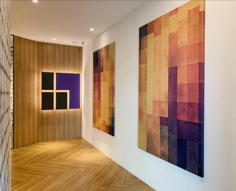 Decorative detail in Metro Hotel