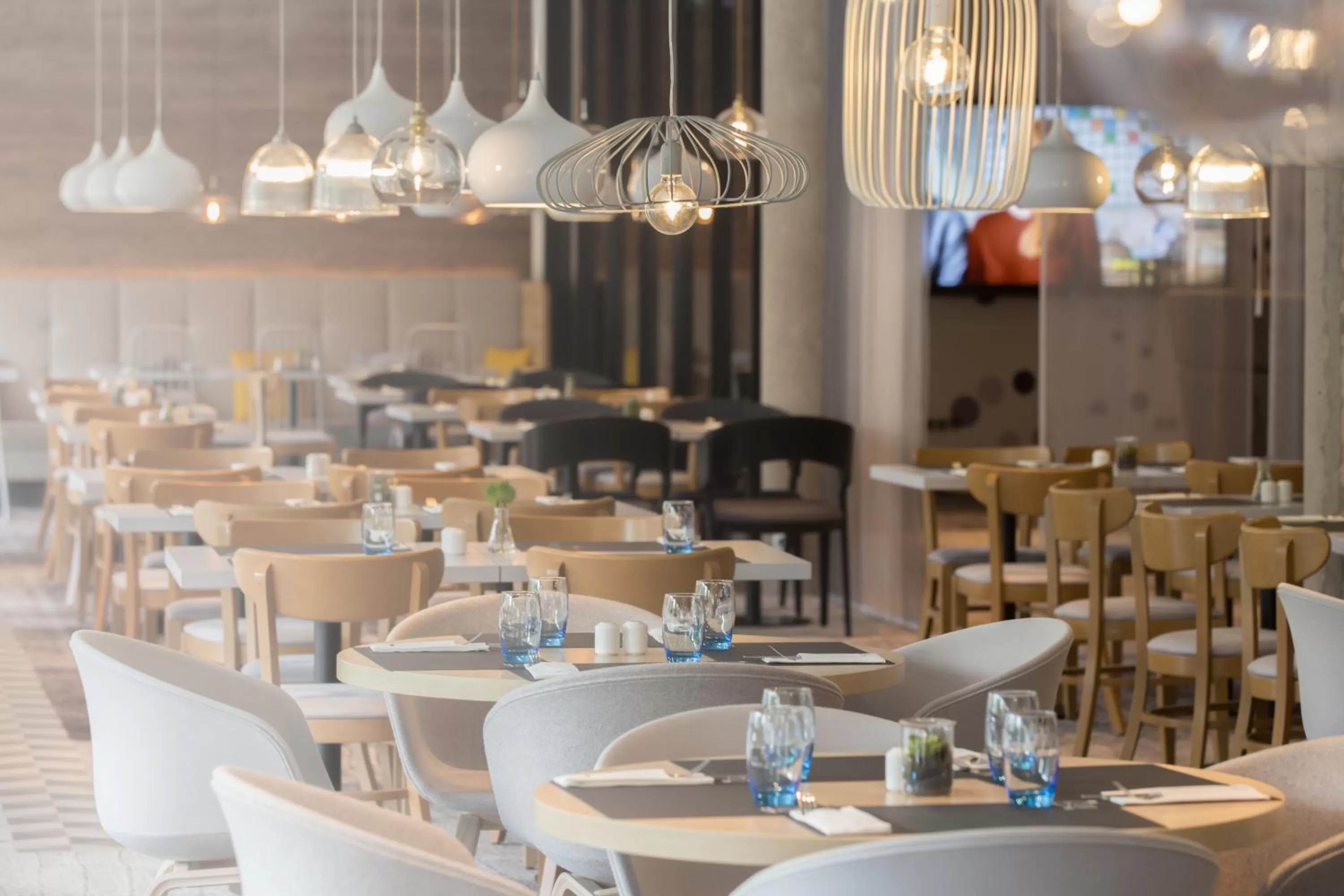 Restaurant/places to eat in Novotel Wrocław Centrum